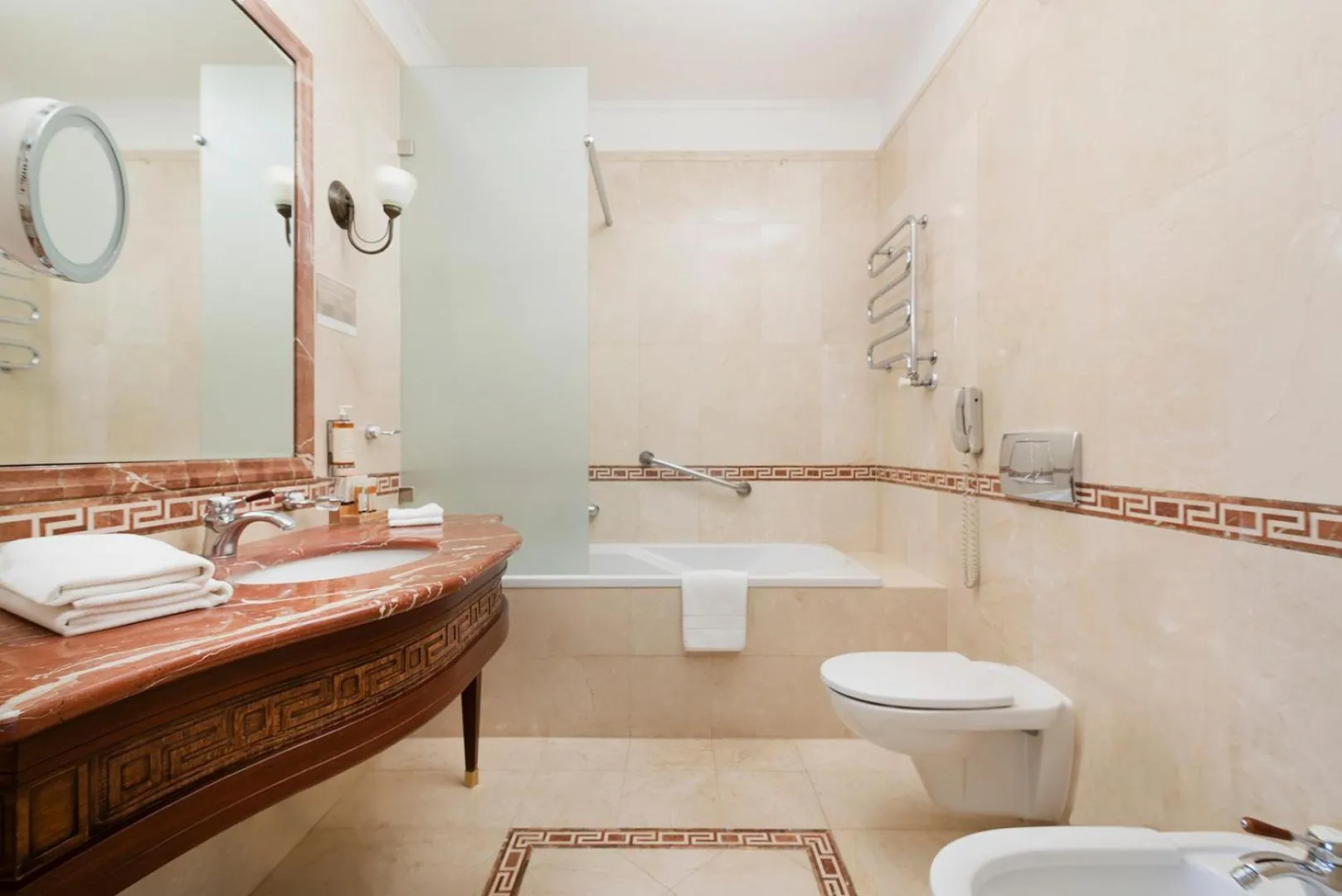 Bathroom in IBB Hotel Grand Hotel Lublin