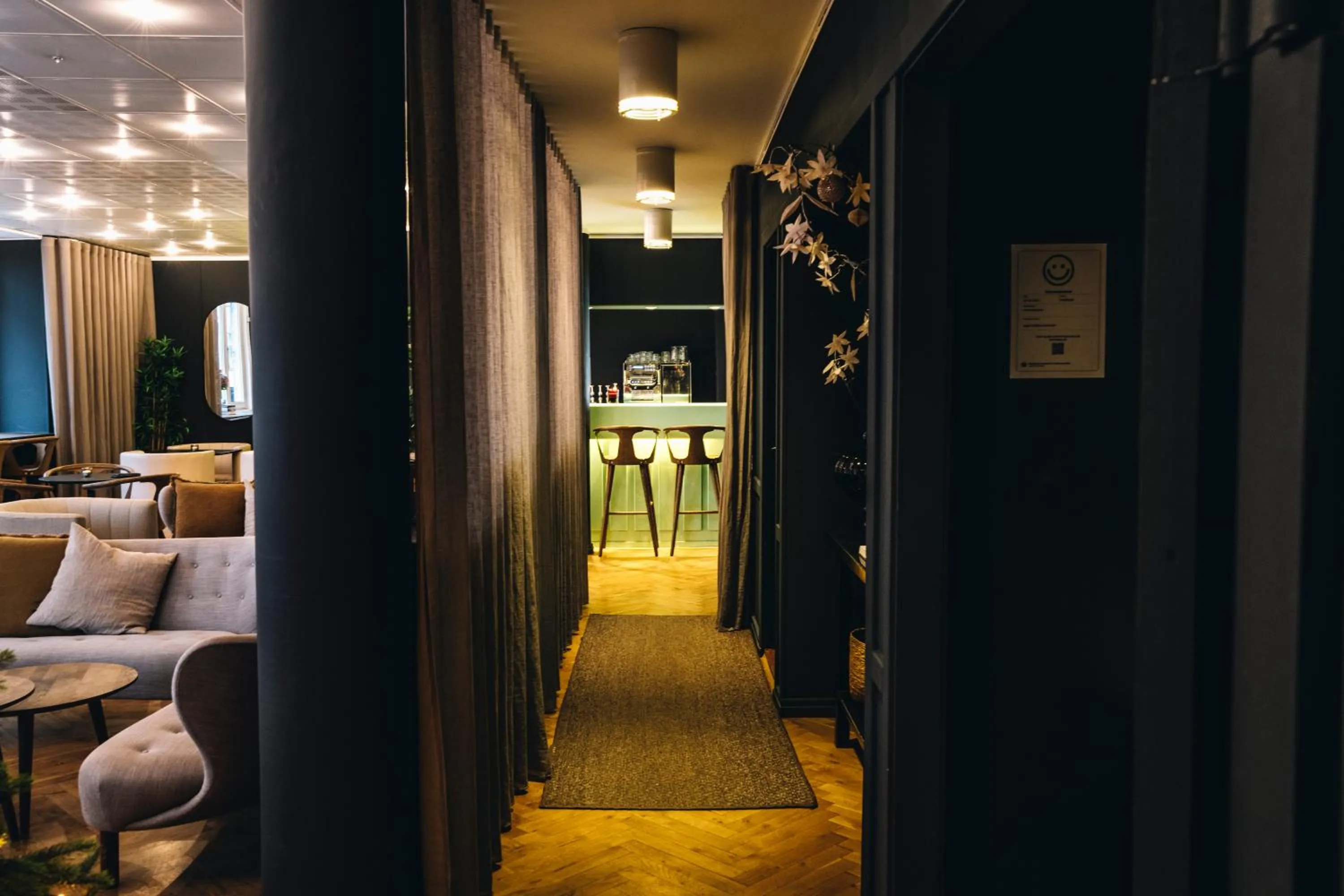 Lounge or bar, Bed in Hotel Maritime