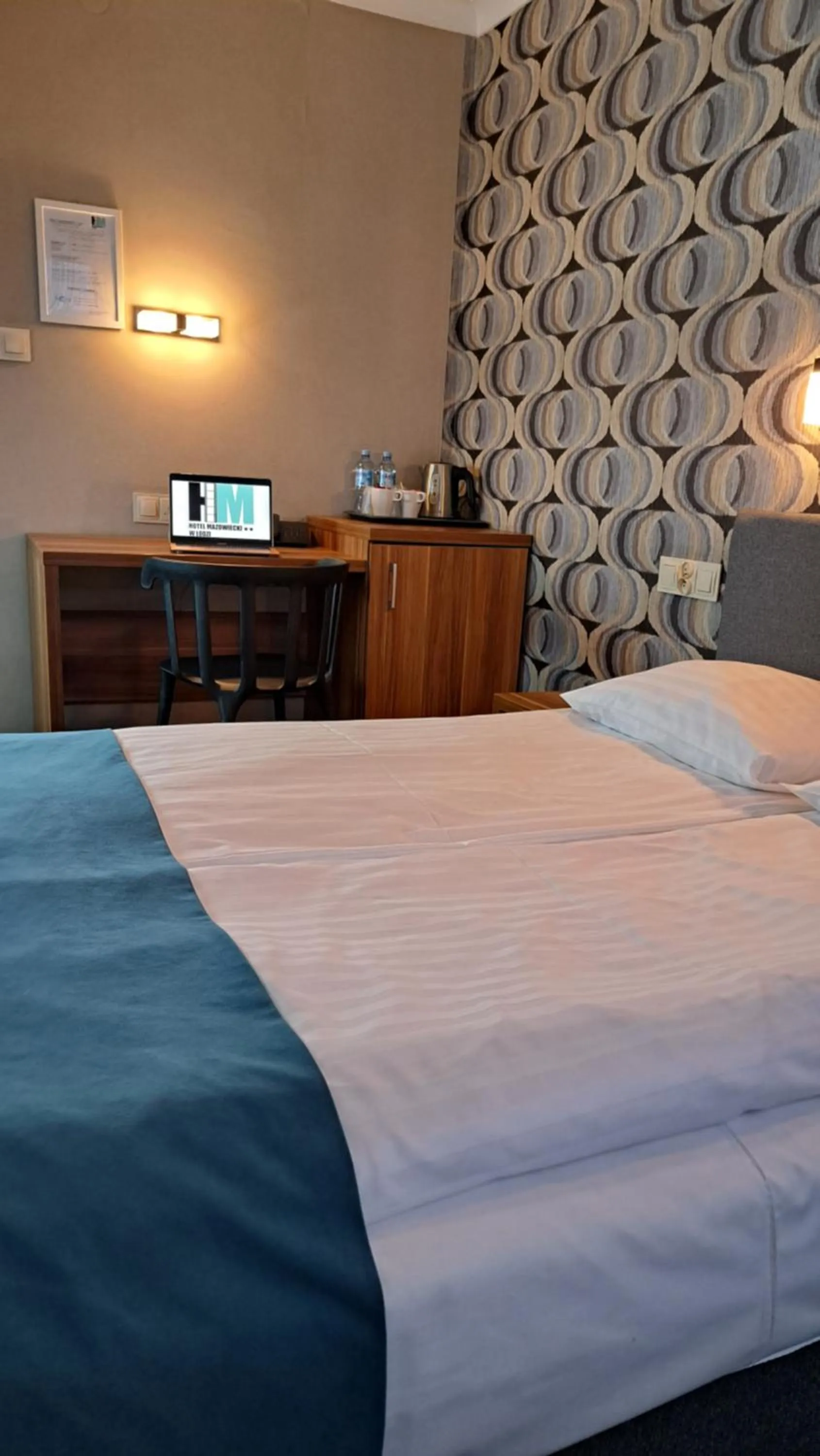 Coffee/tea facilities, Bed in Hotel Mazowiecki Łódź