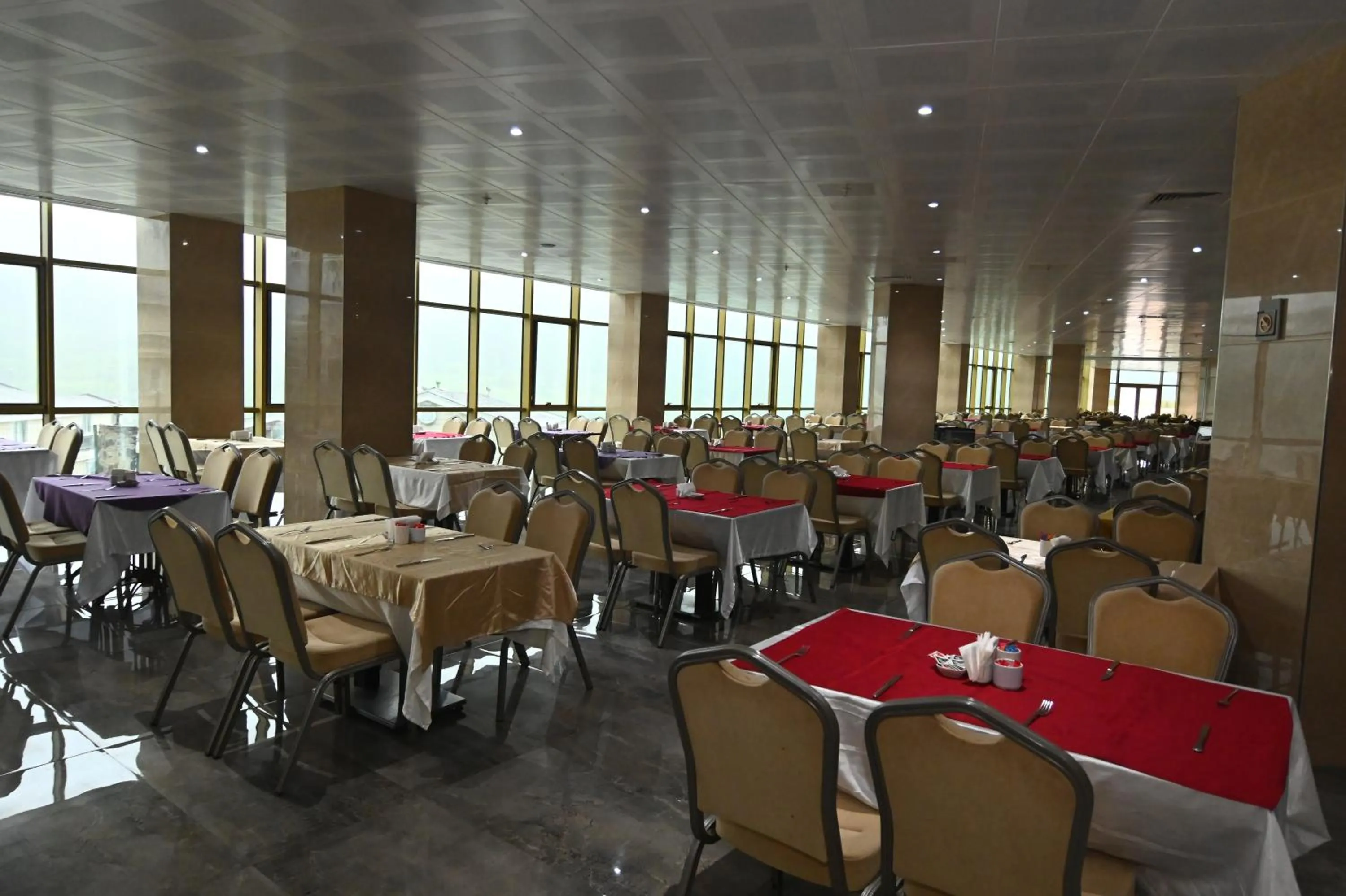Restaurant/places to eat in Sarot Thermal Palace Tatil Köyü - Halal Hotel