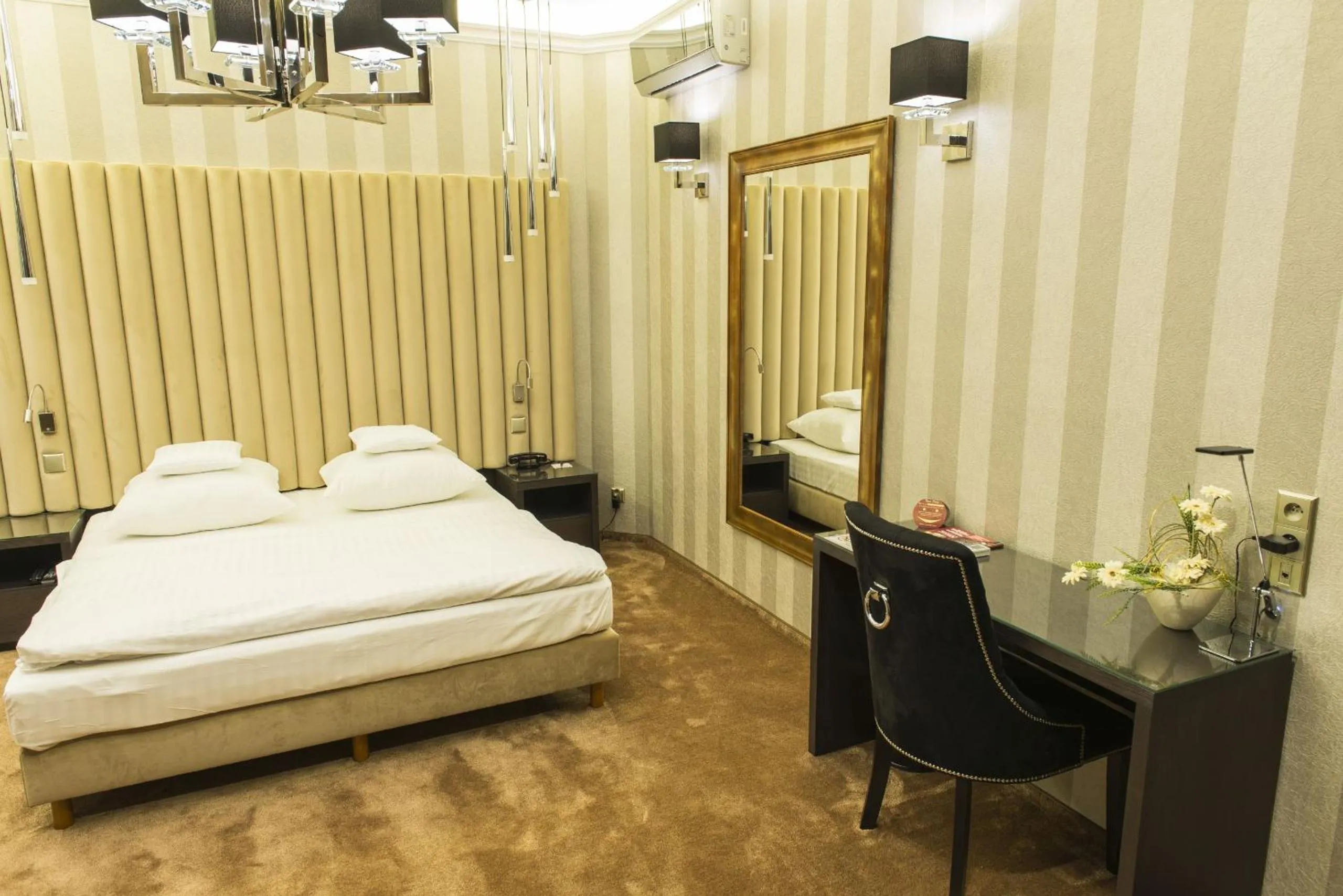 Photo of the whole room, Bed in Hotel Europa