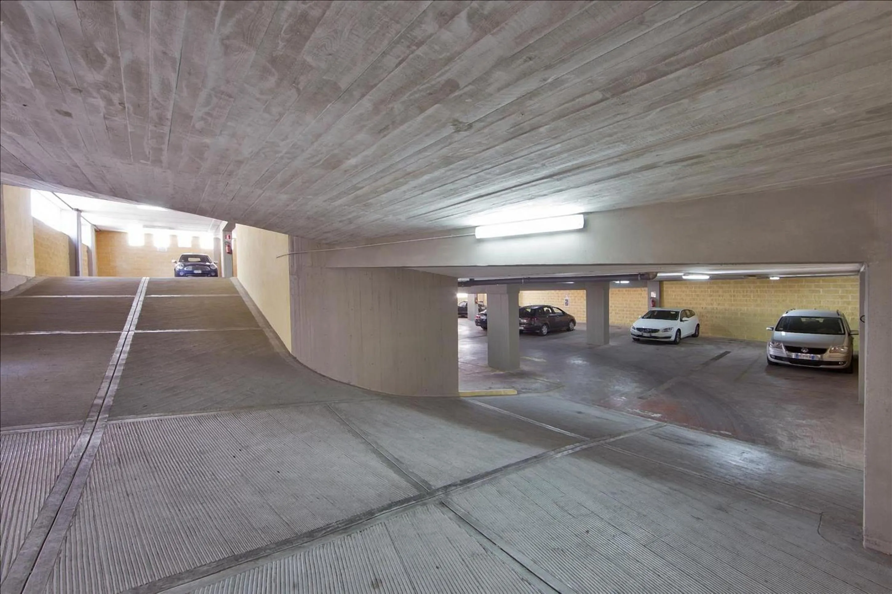 Parking in Palazzo Bellocchi - Suites & Apartments