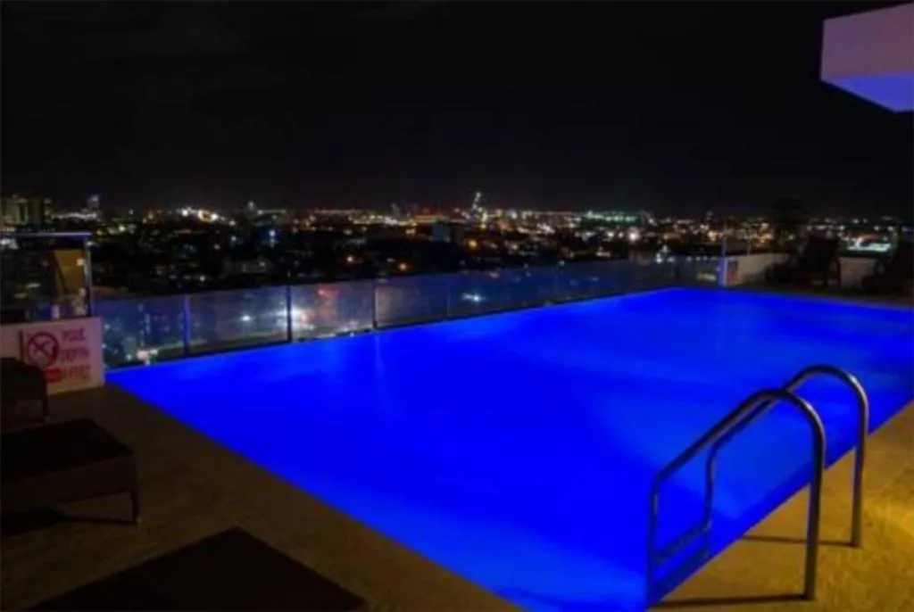 Swimming pool in Mabolo Garden Flats Cebu