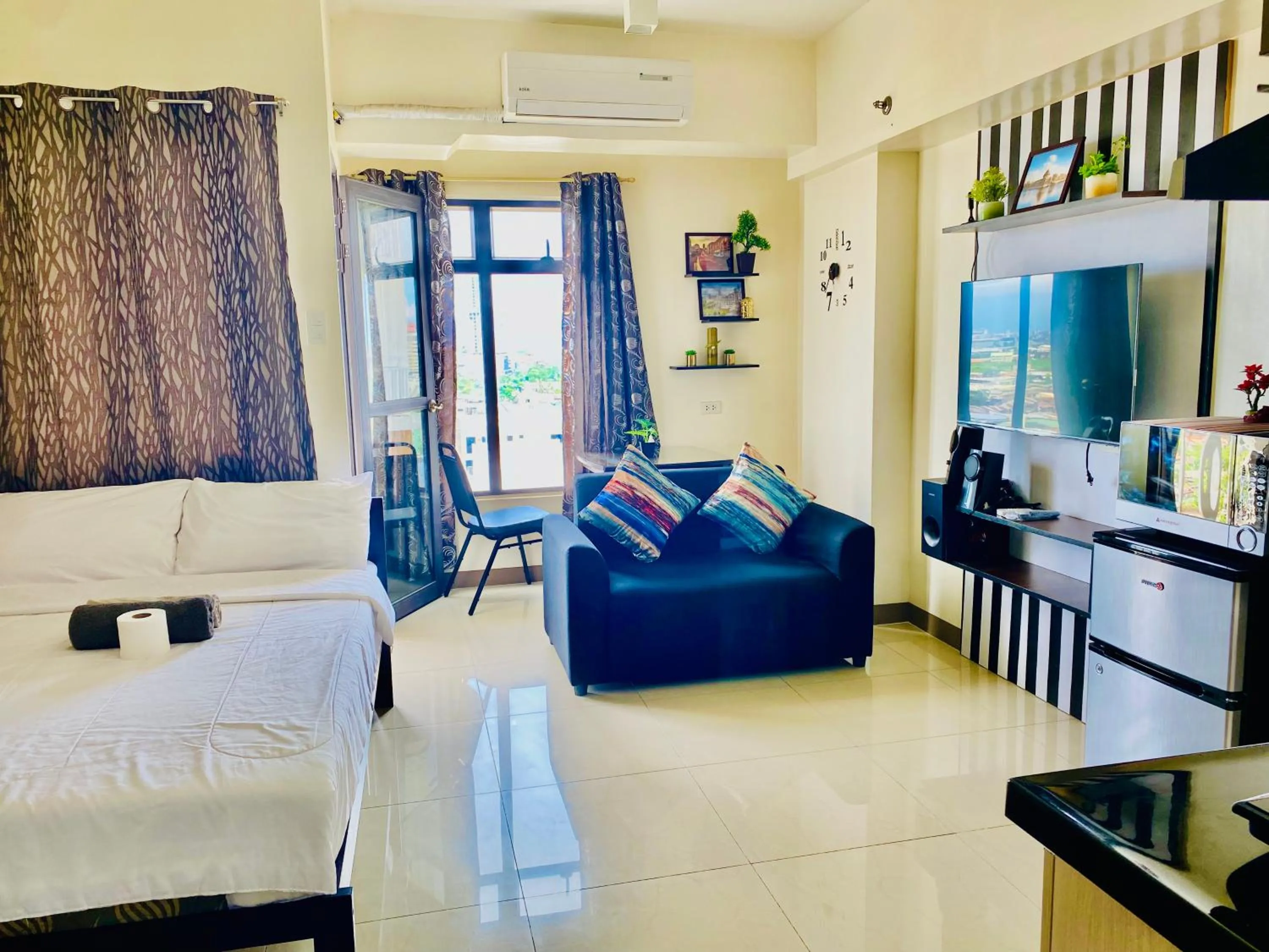 Bed in Mabolo Garden Flats Cebu