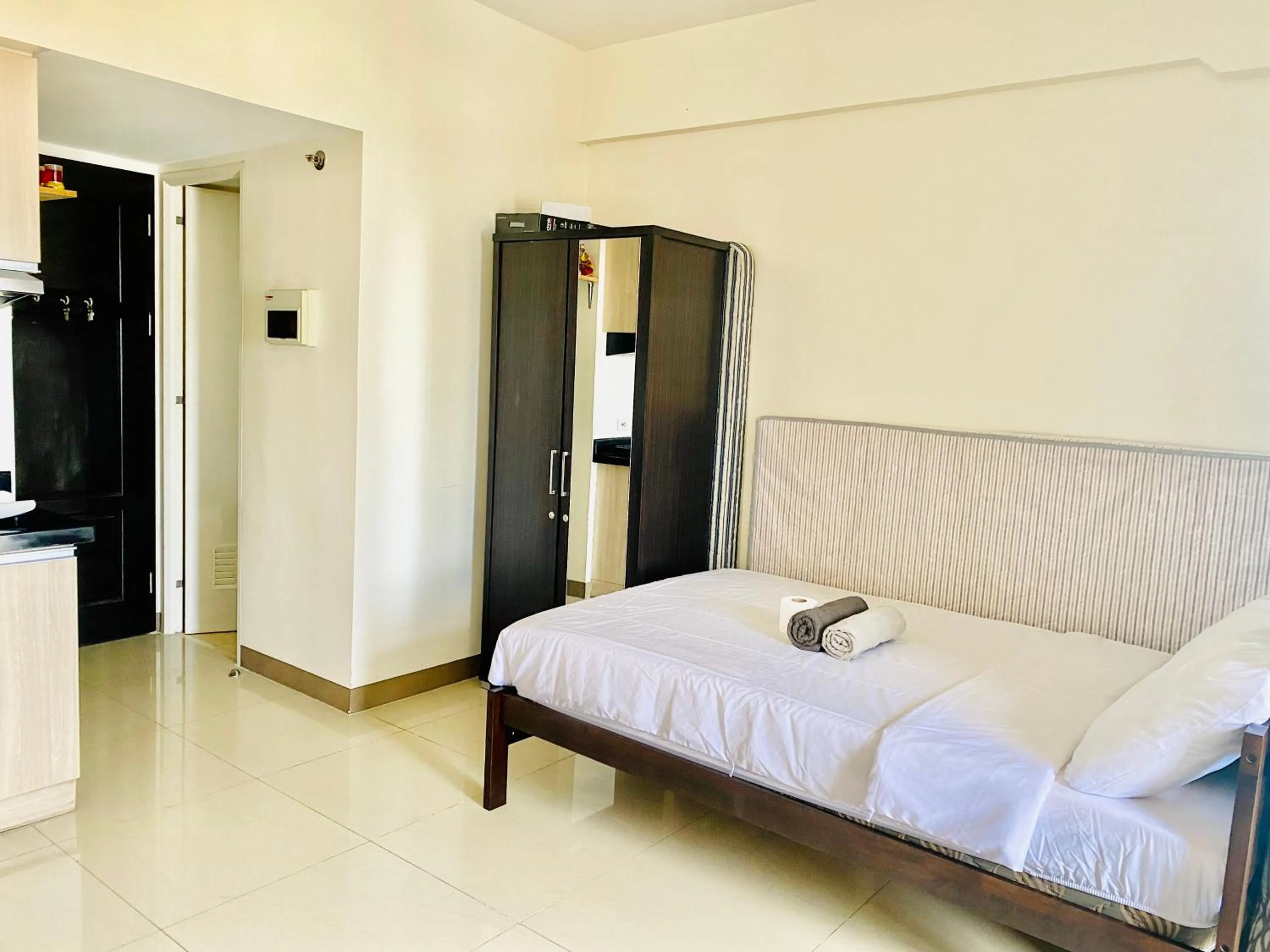 Bed in Mabolo Garden Flats Cebu
