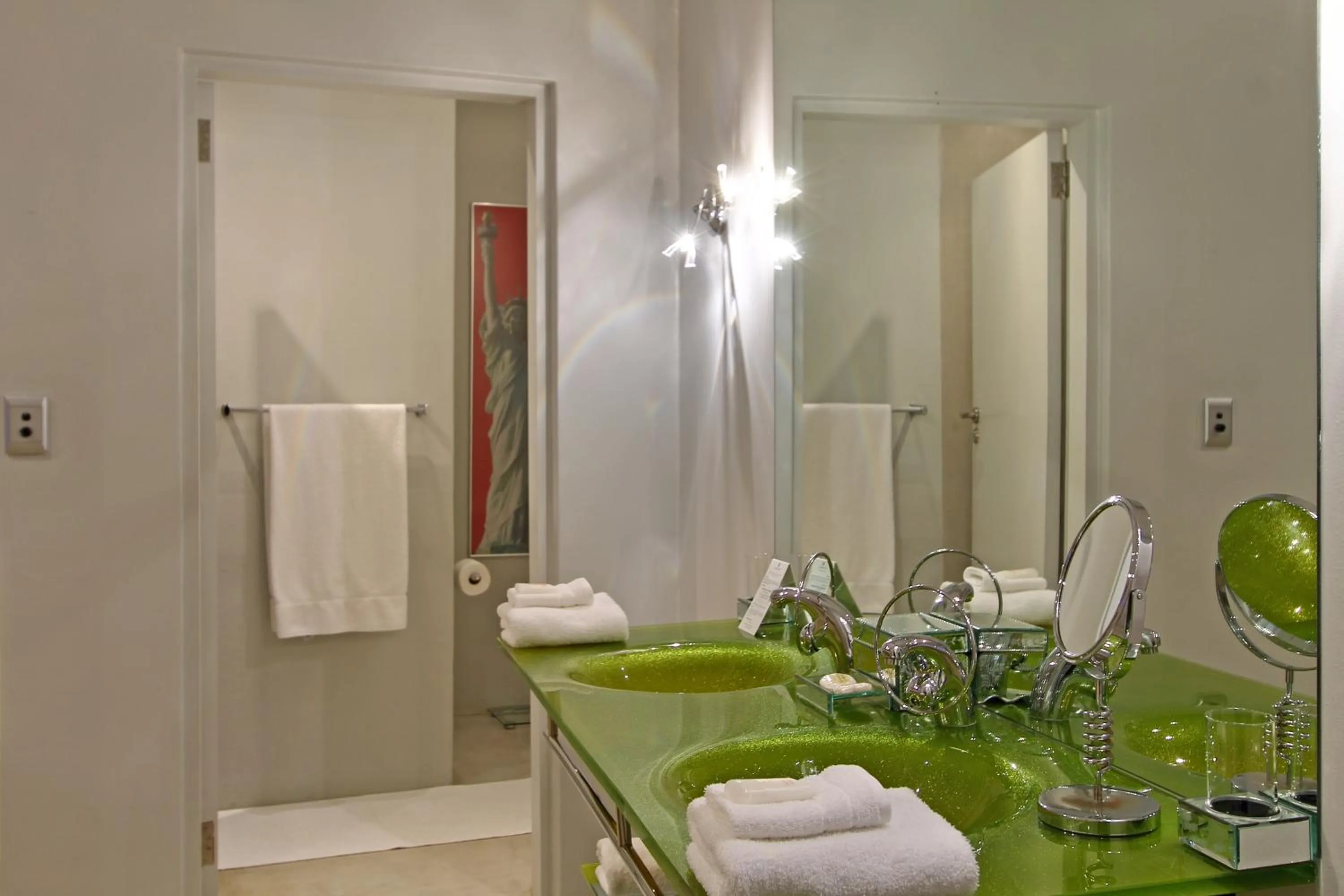 Bathroom in Days At Sea Beach Lodge