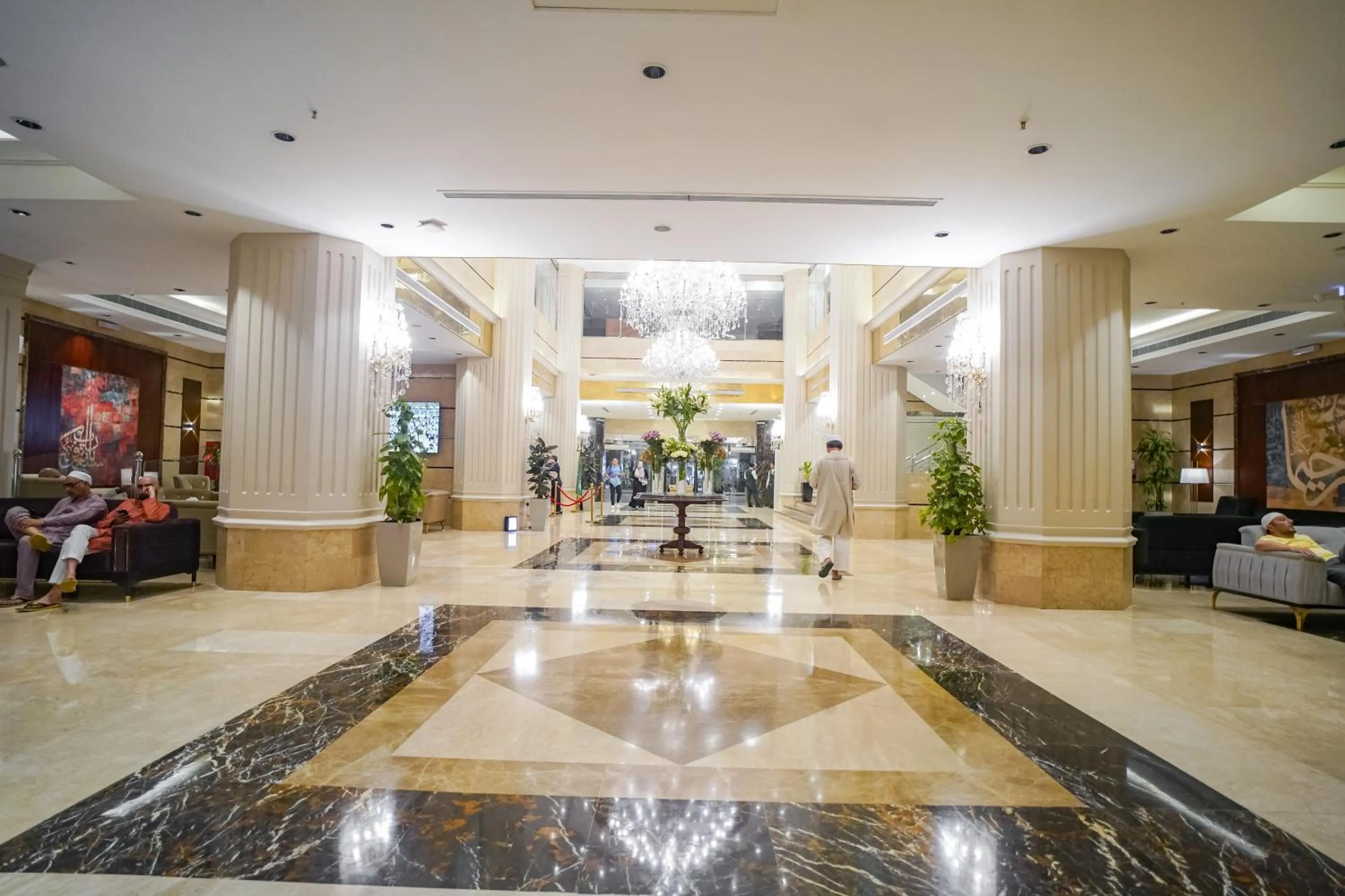 Lobby or reception in Emaar Al Manar