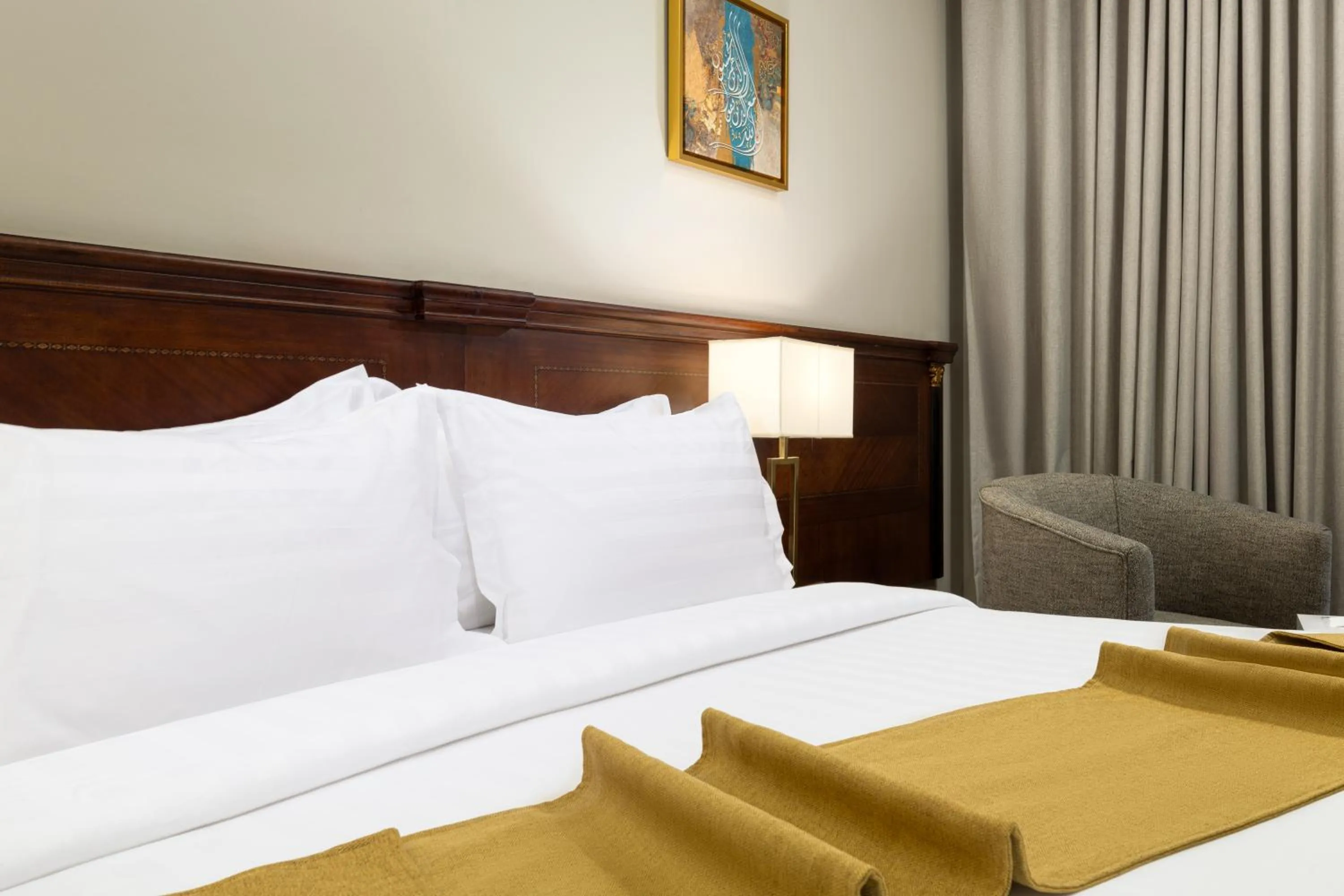 Photo of the whole room, Bed in Emaar Al Manar