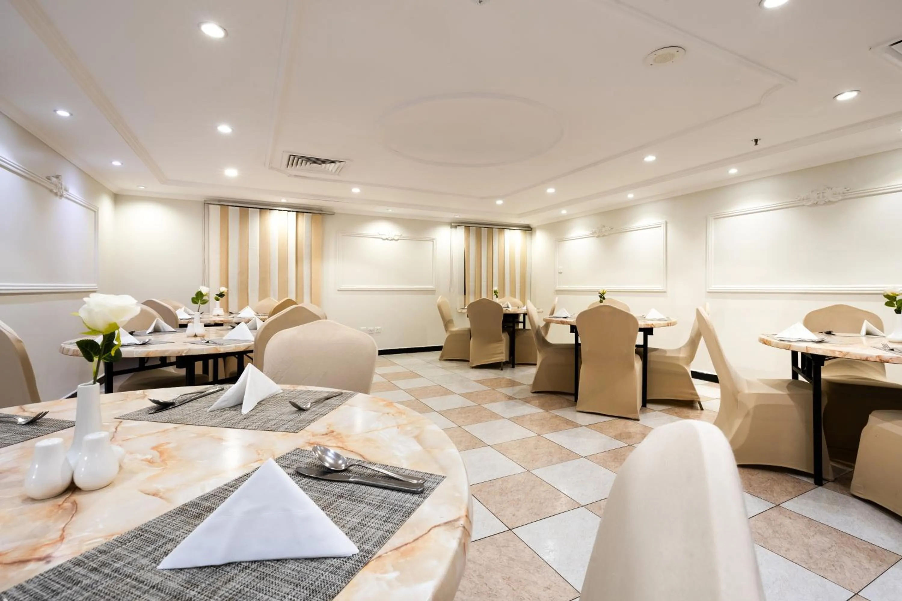 Seating area in Emaar Al Manar