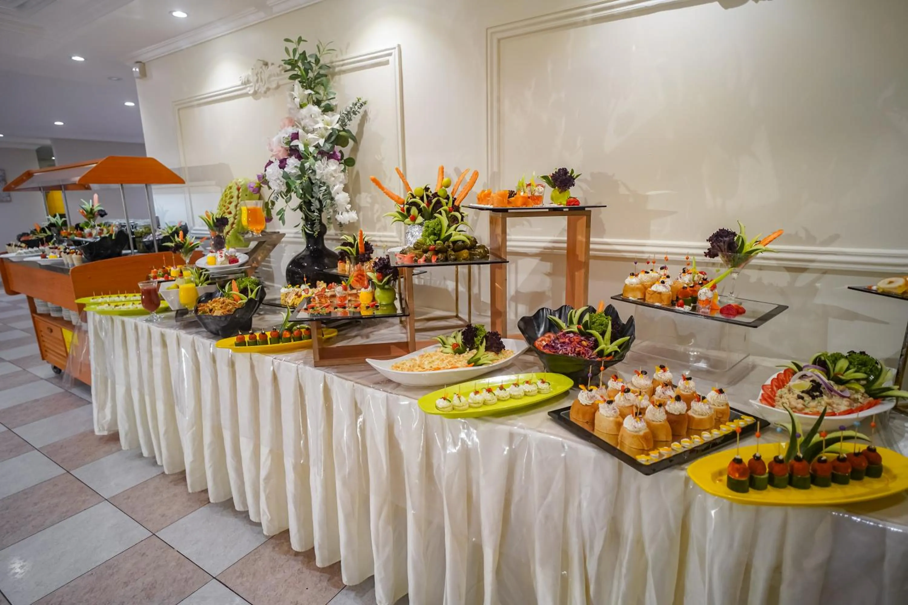 Food and drinks in Emaar Al Manar