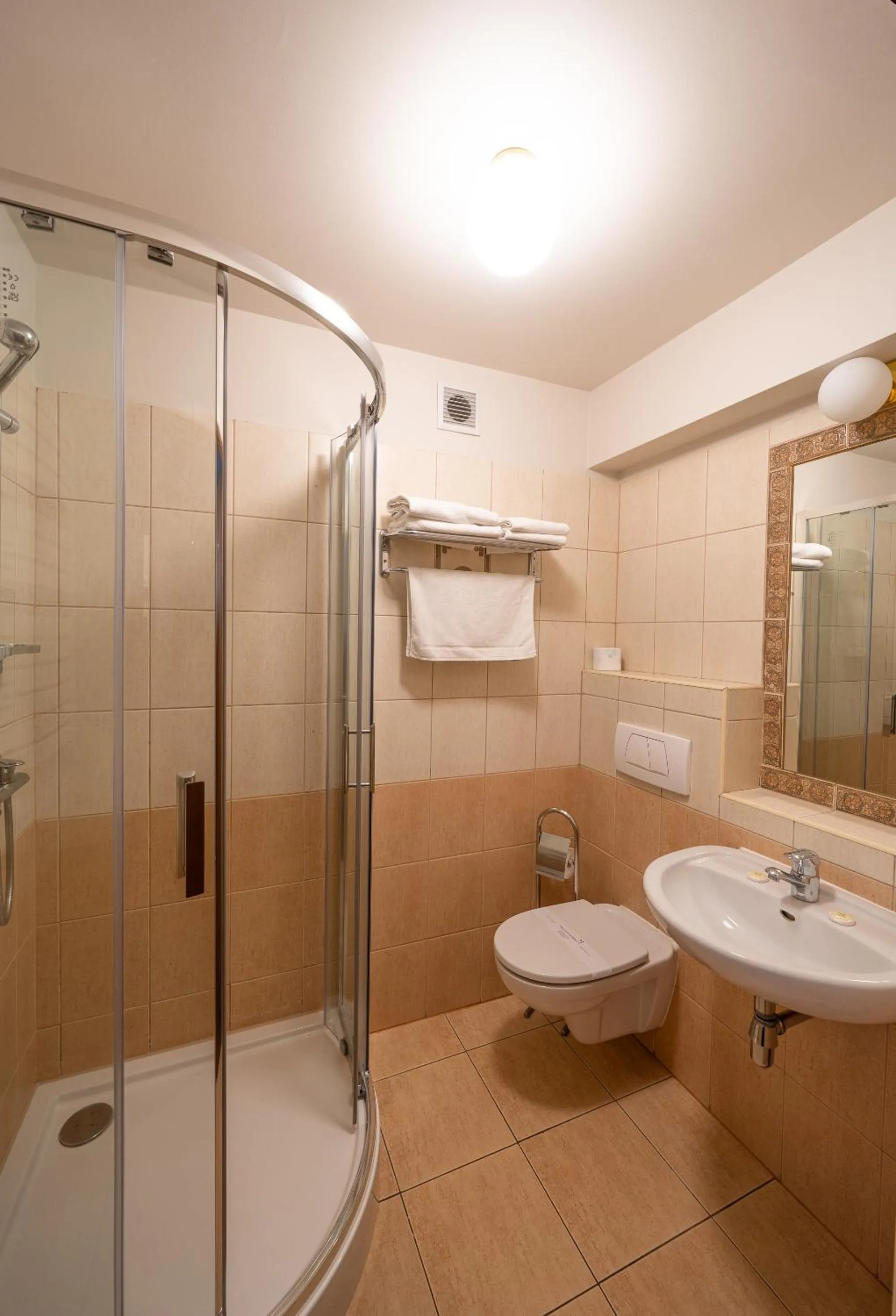 Bathroom in Hotel Secesja