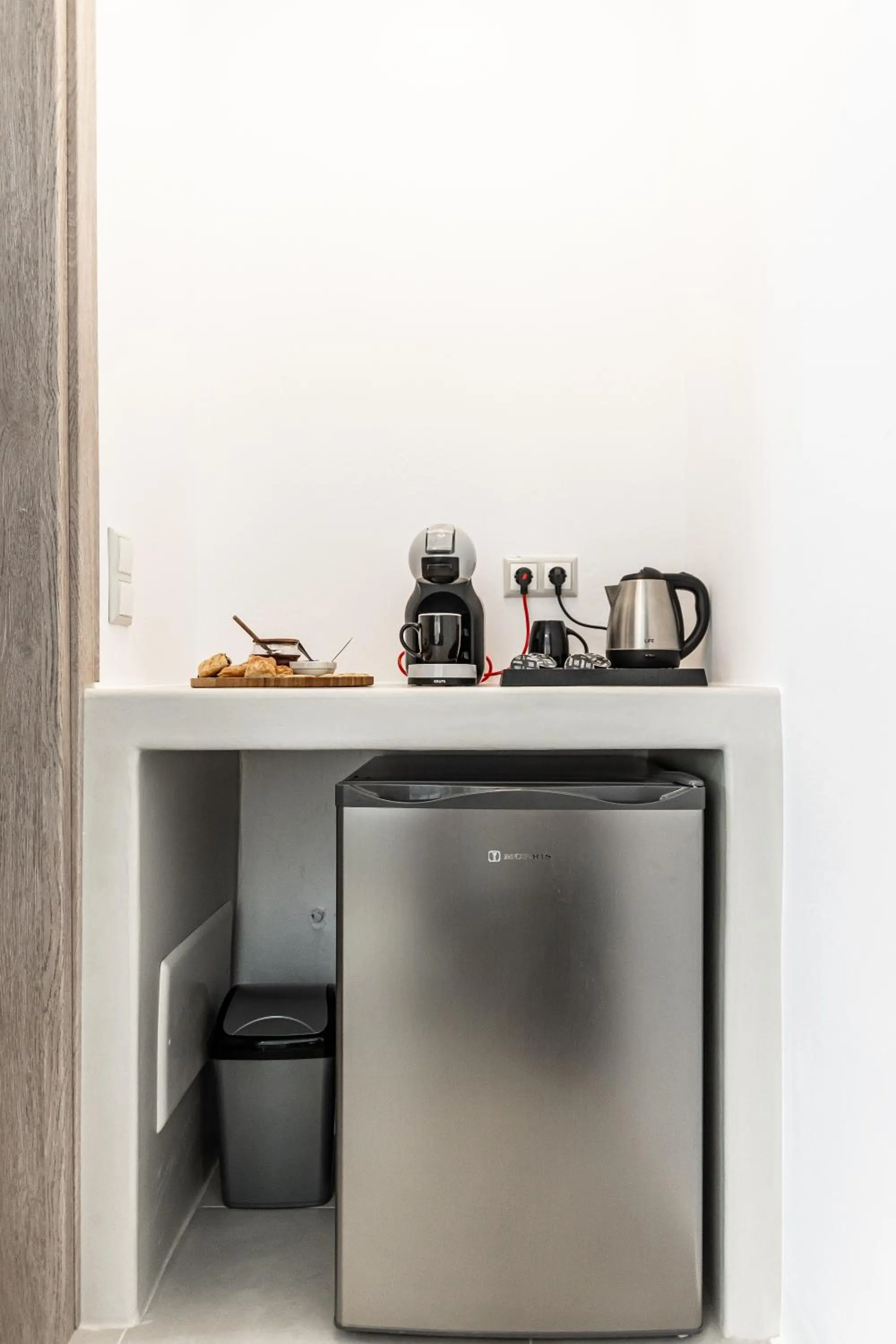 Coffee/tea facilities in Naxian Air