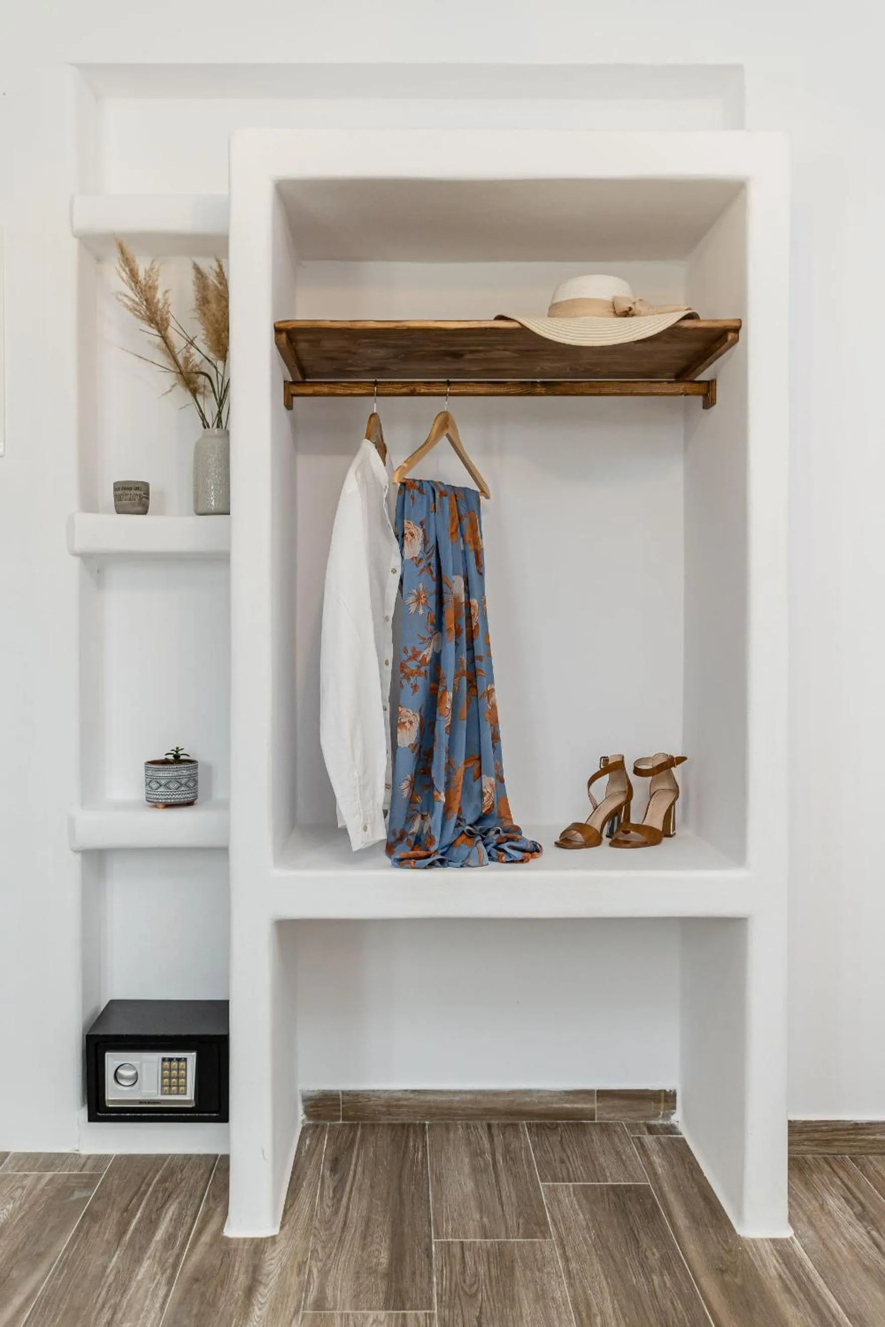 Photo of the whole room in Naxian Air