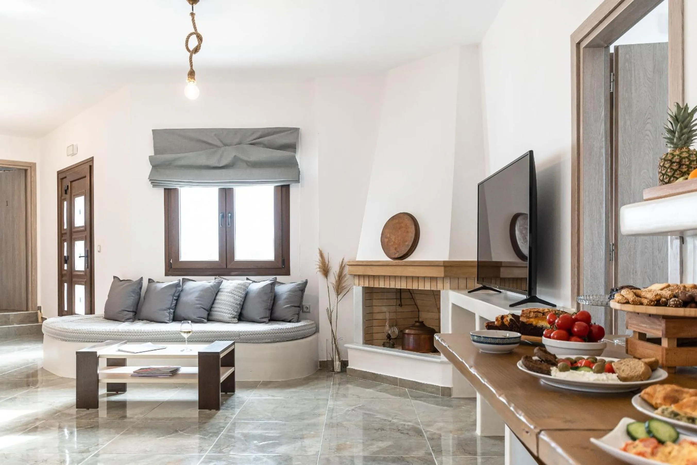 TV and multimedia in Naxian Air