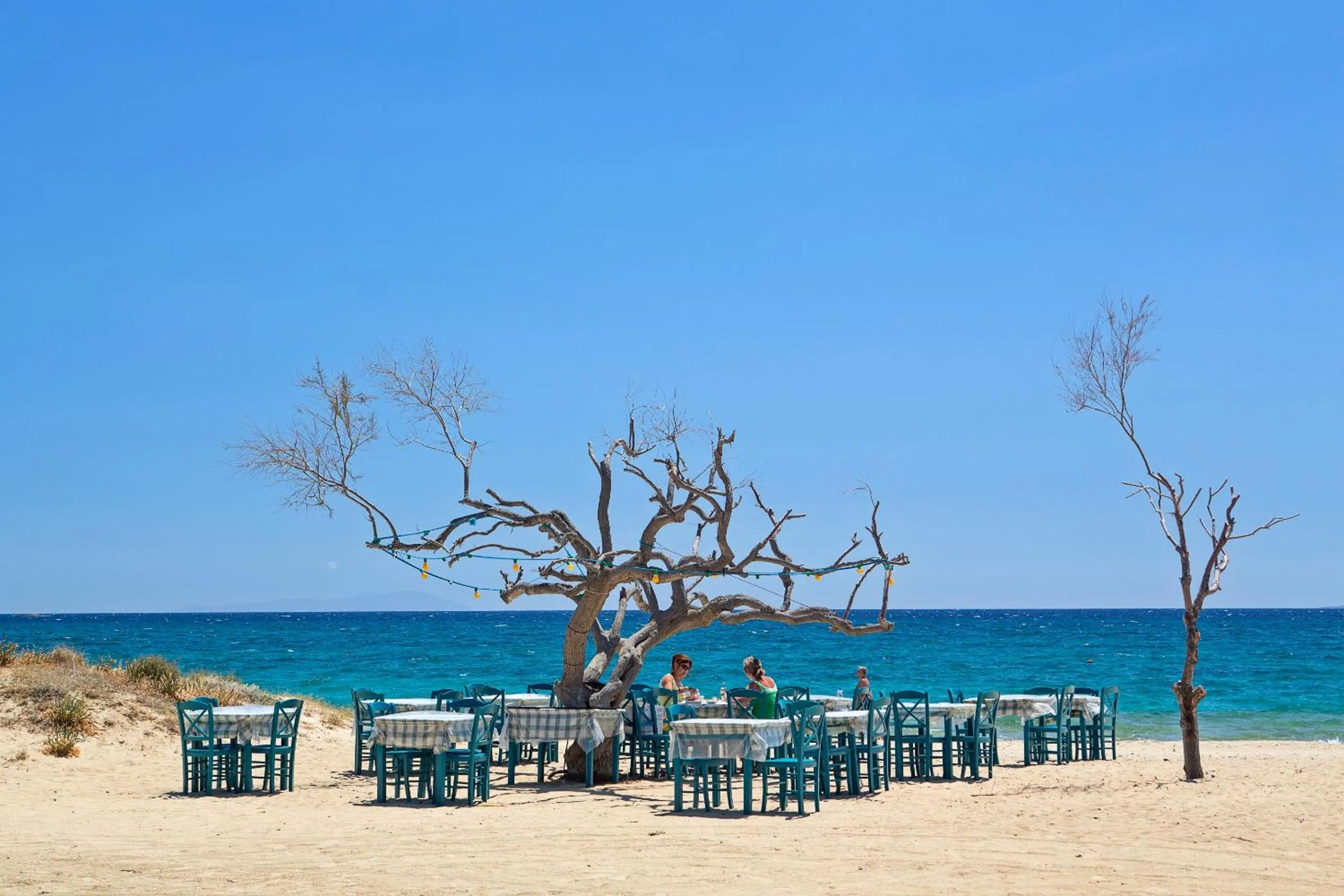 Communal lounge/ TV room in Naxian Air
