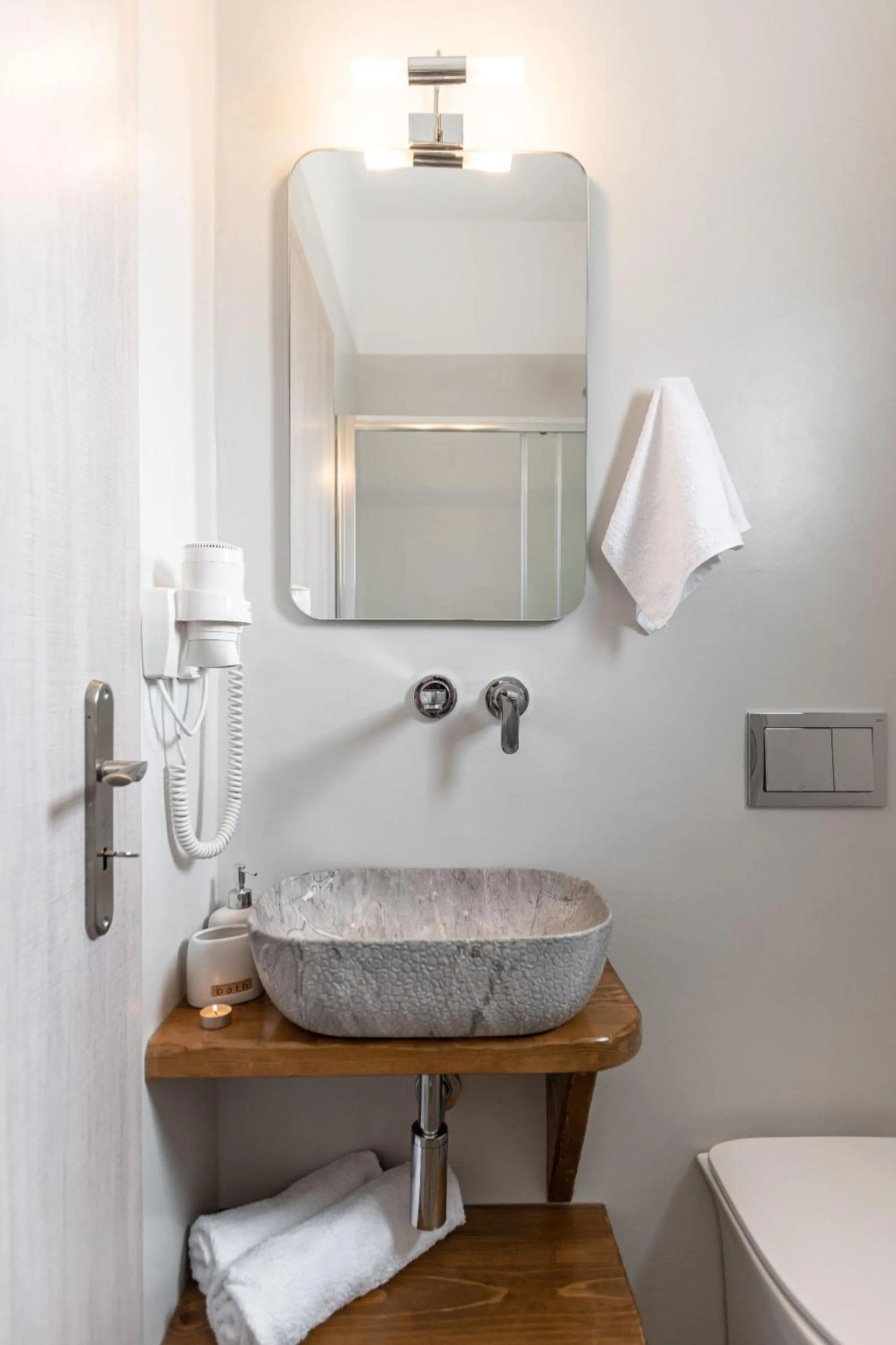 Toilet in Naxian Air