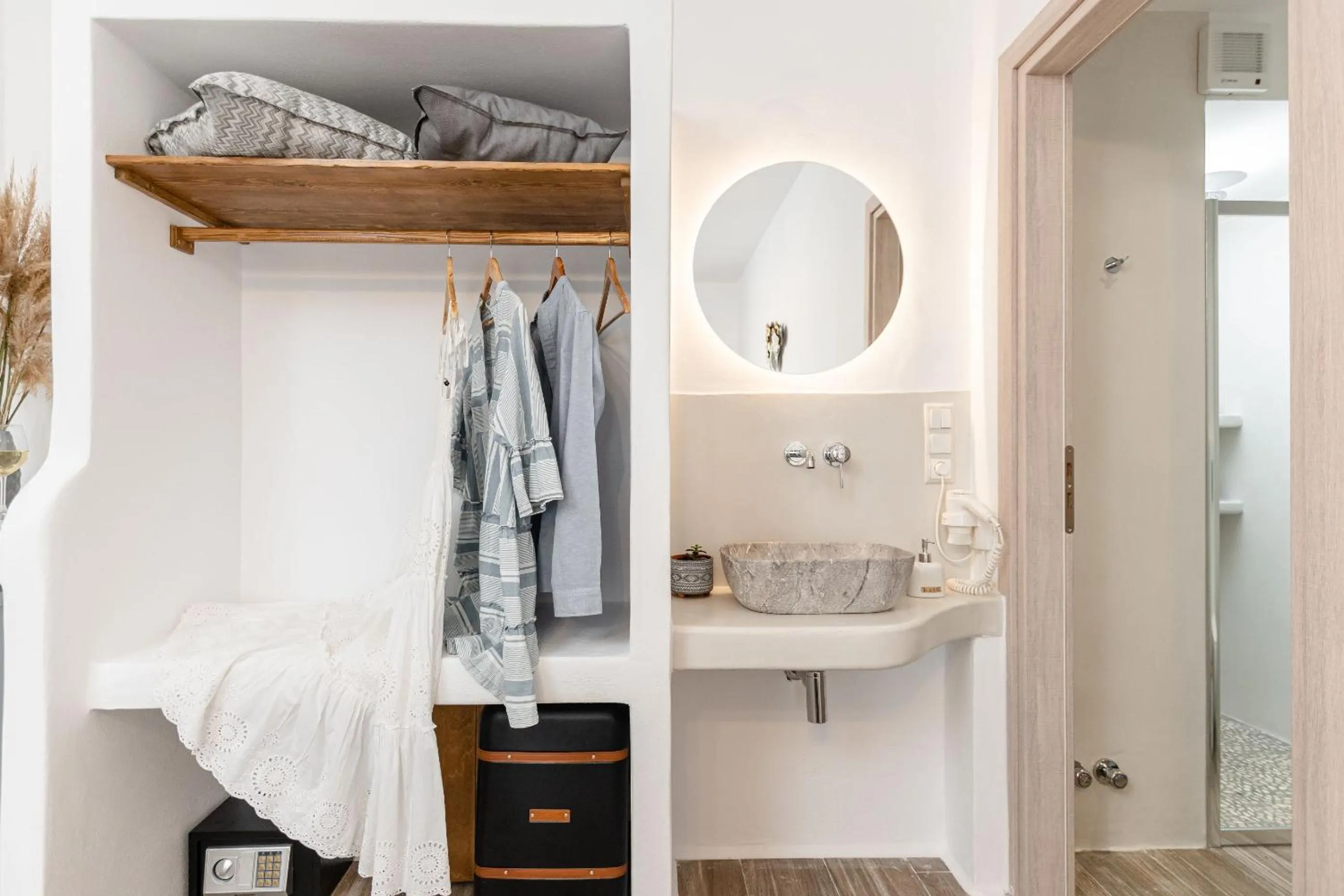 Shower in Naxian Air