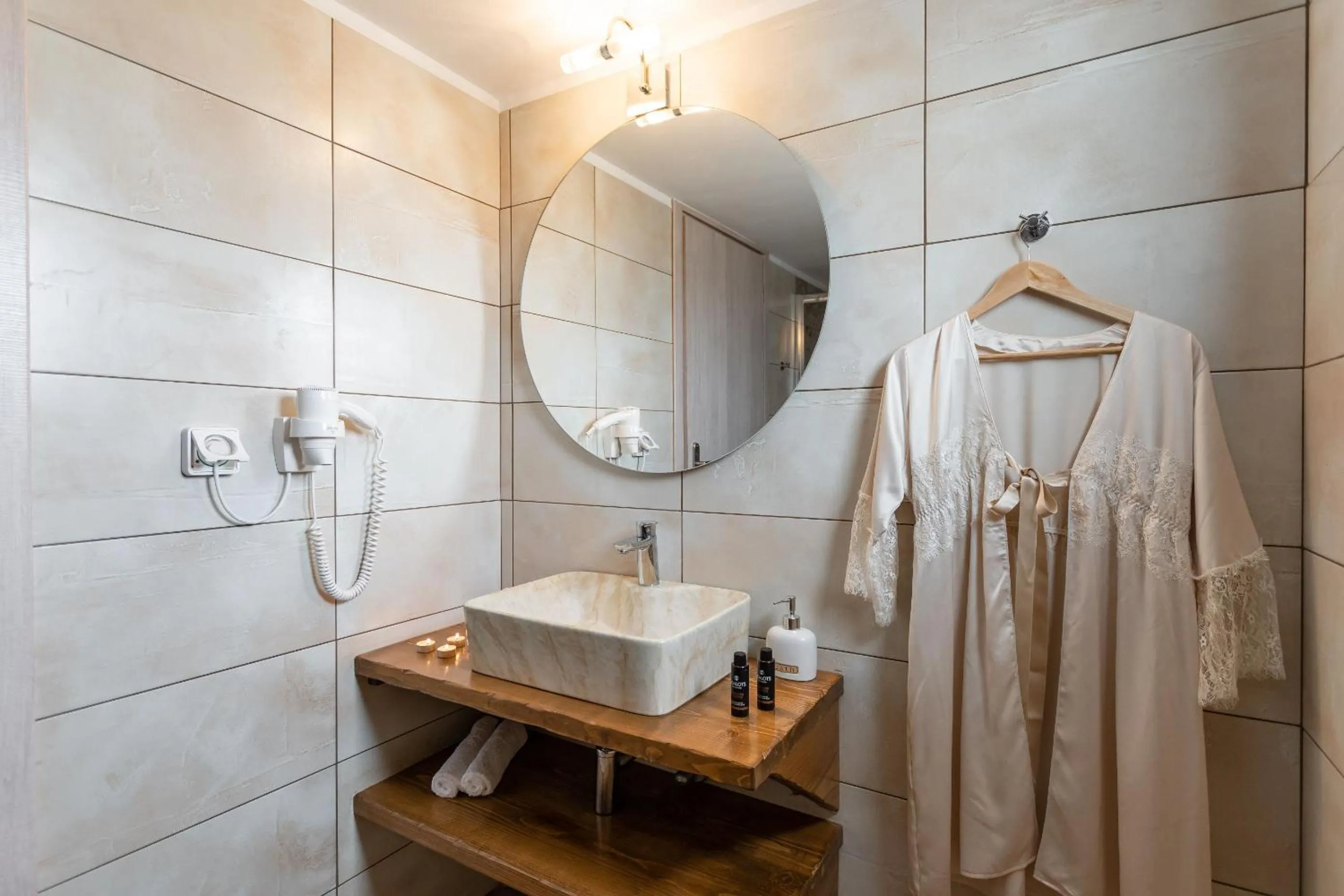 Shower in Naxian Air