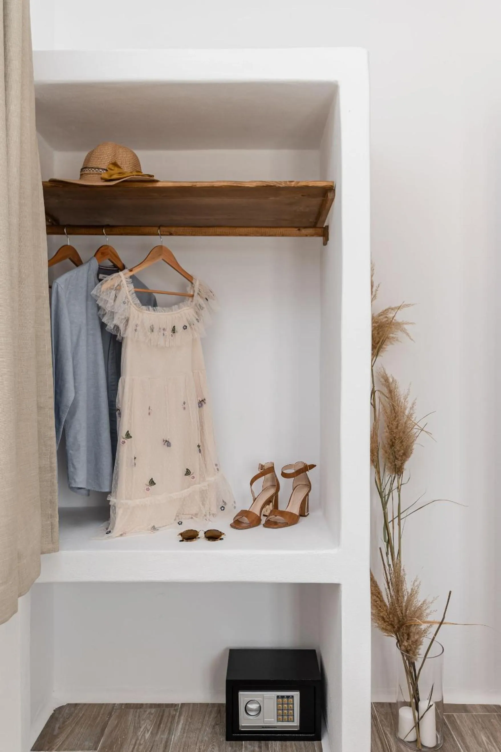 Photo of the whole room in Naxian Air