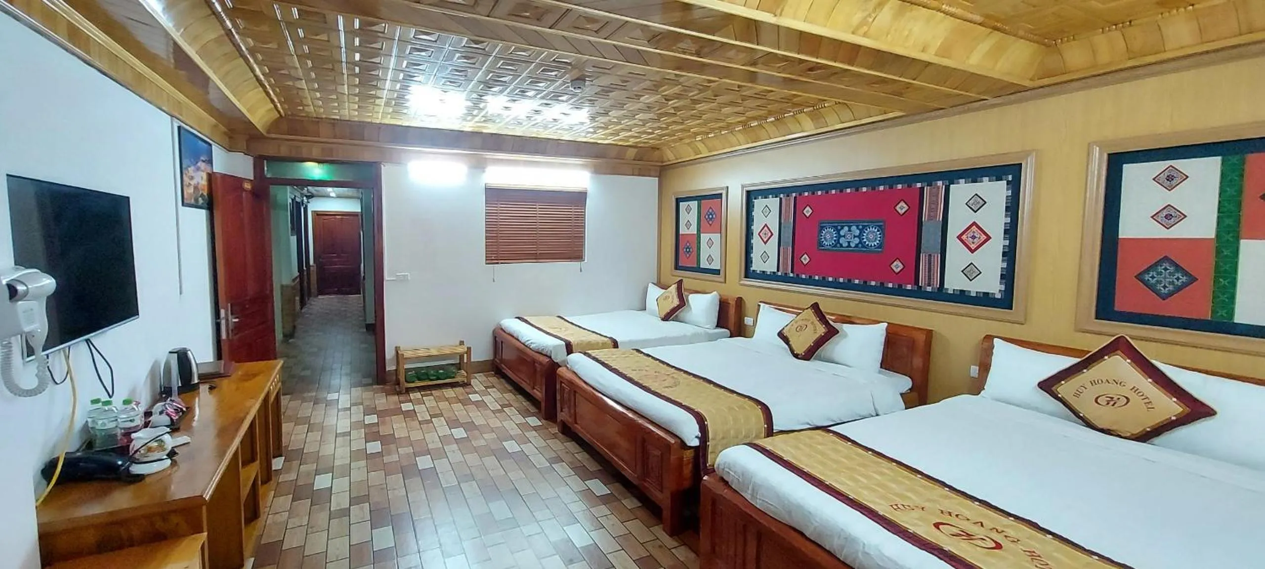 Photo of the whole room, Bed in London Sa Pa Hotel