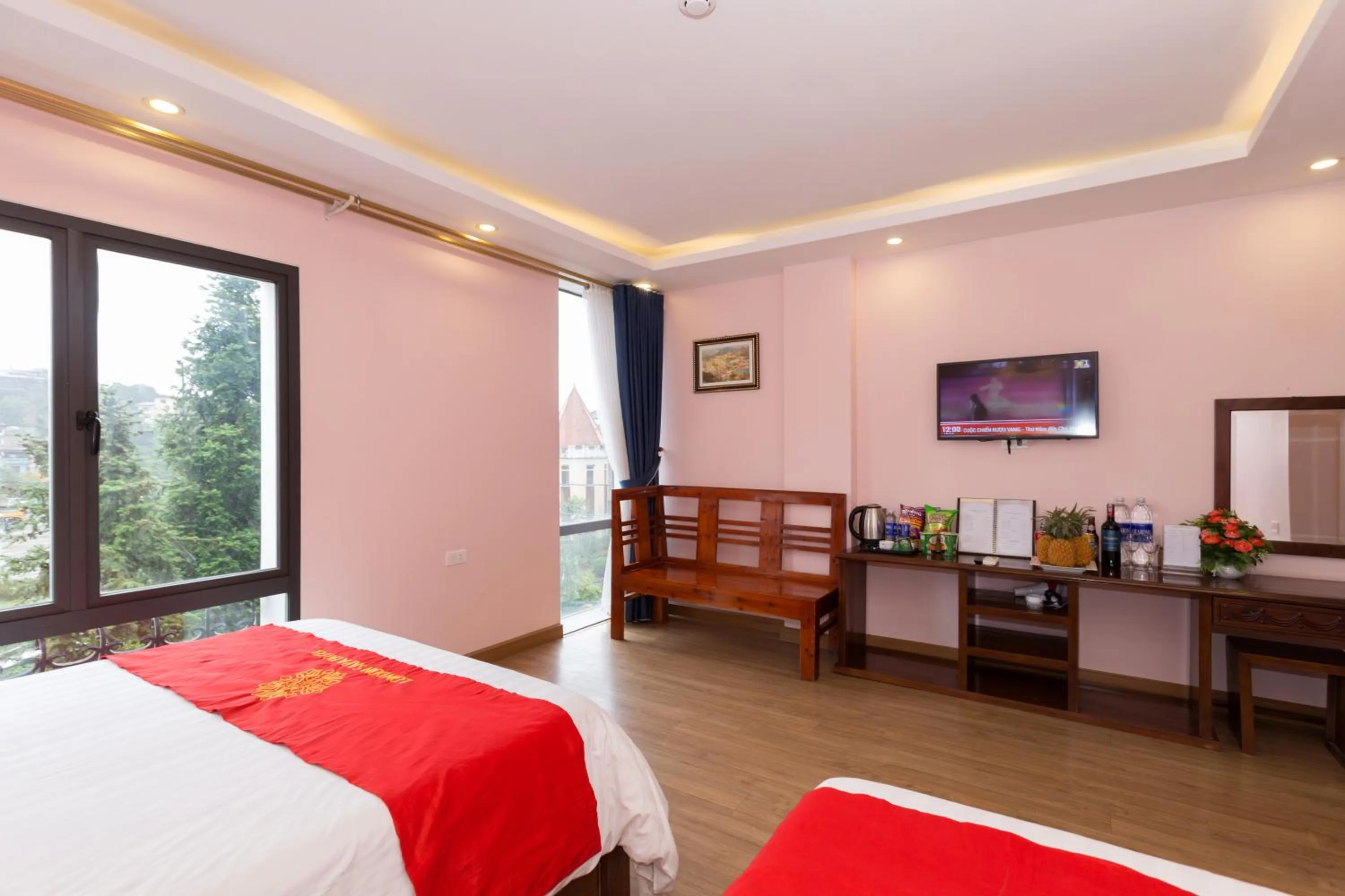 Natural landscape, Bed in London Sa Pa Hotel