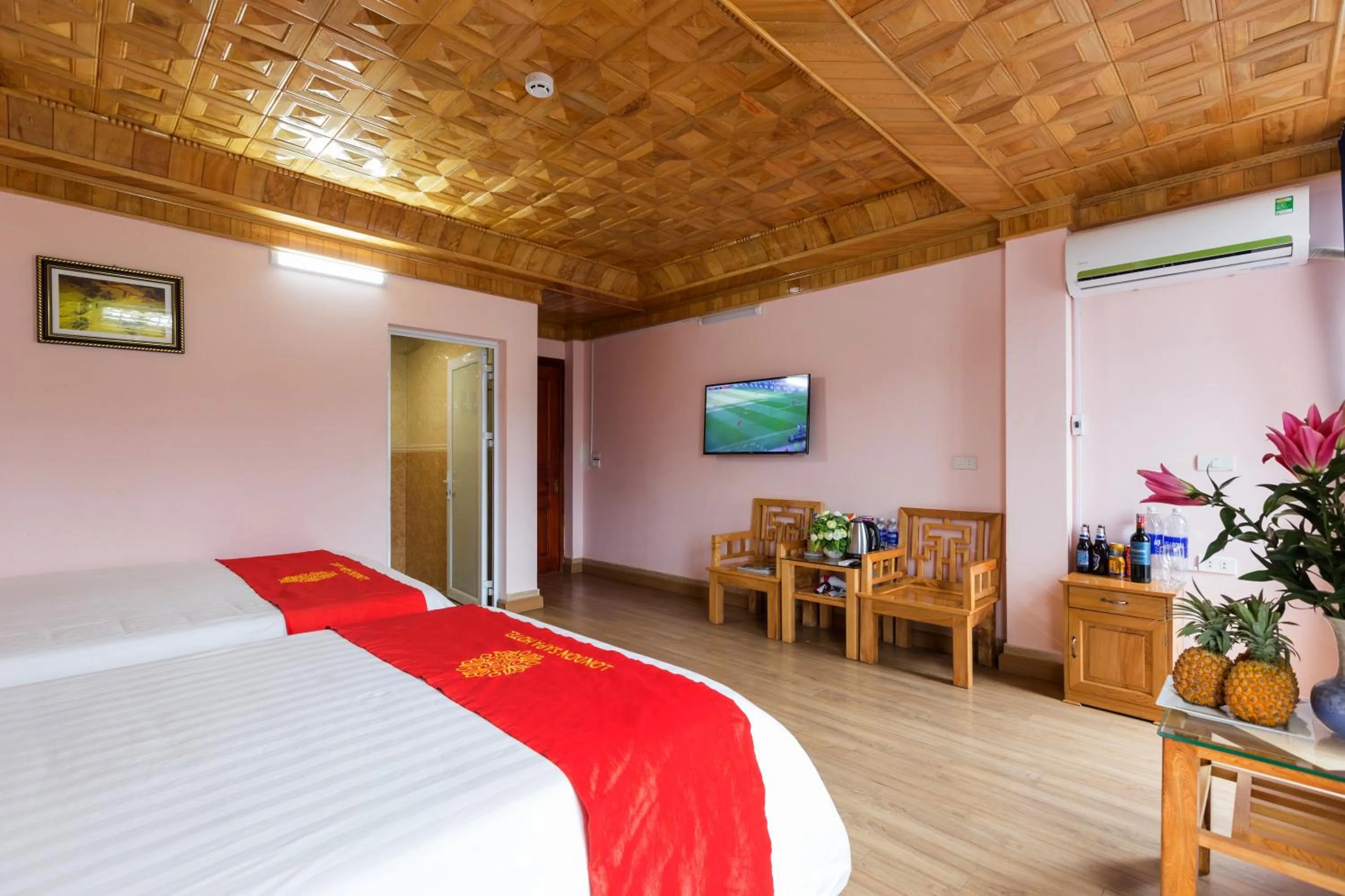 Bedroom, Bed in London Sa Pa Hotel