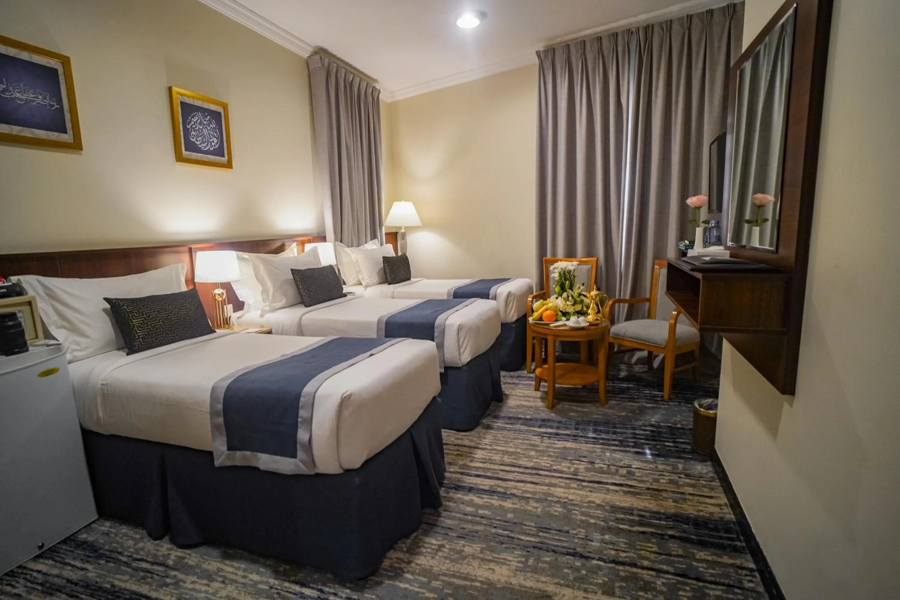 Seating area, Bed in Emaar Al Khalil