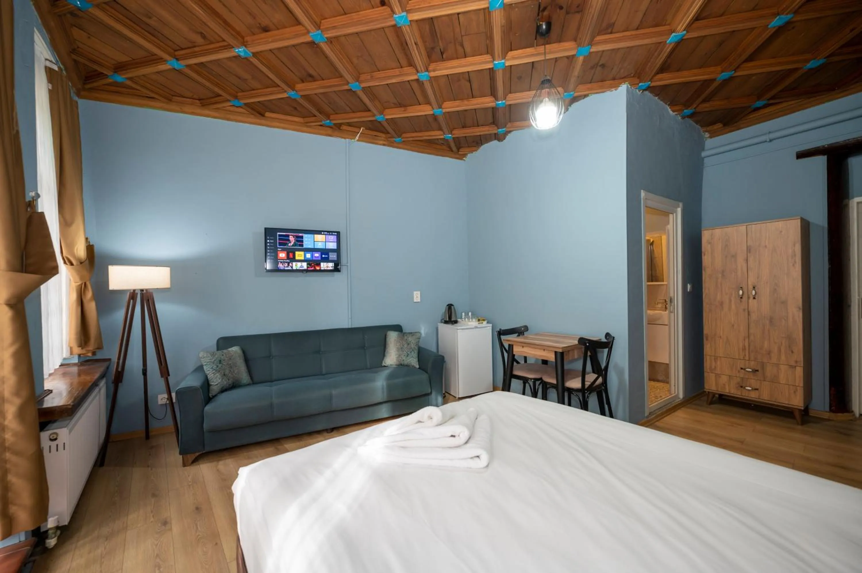 Bed in Taksim Antique Hotel