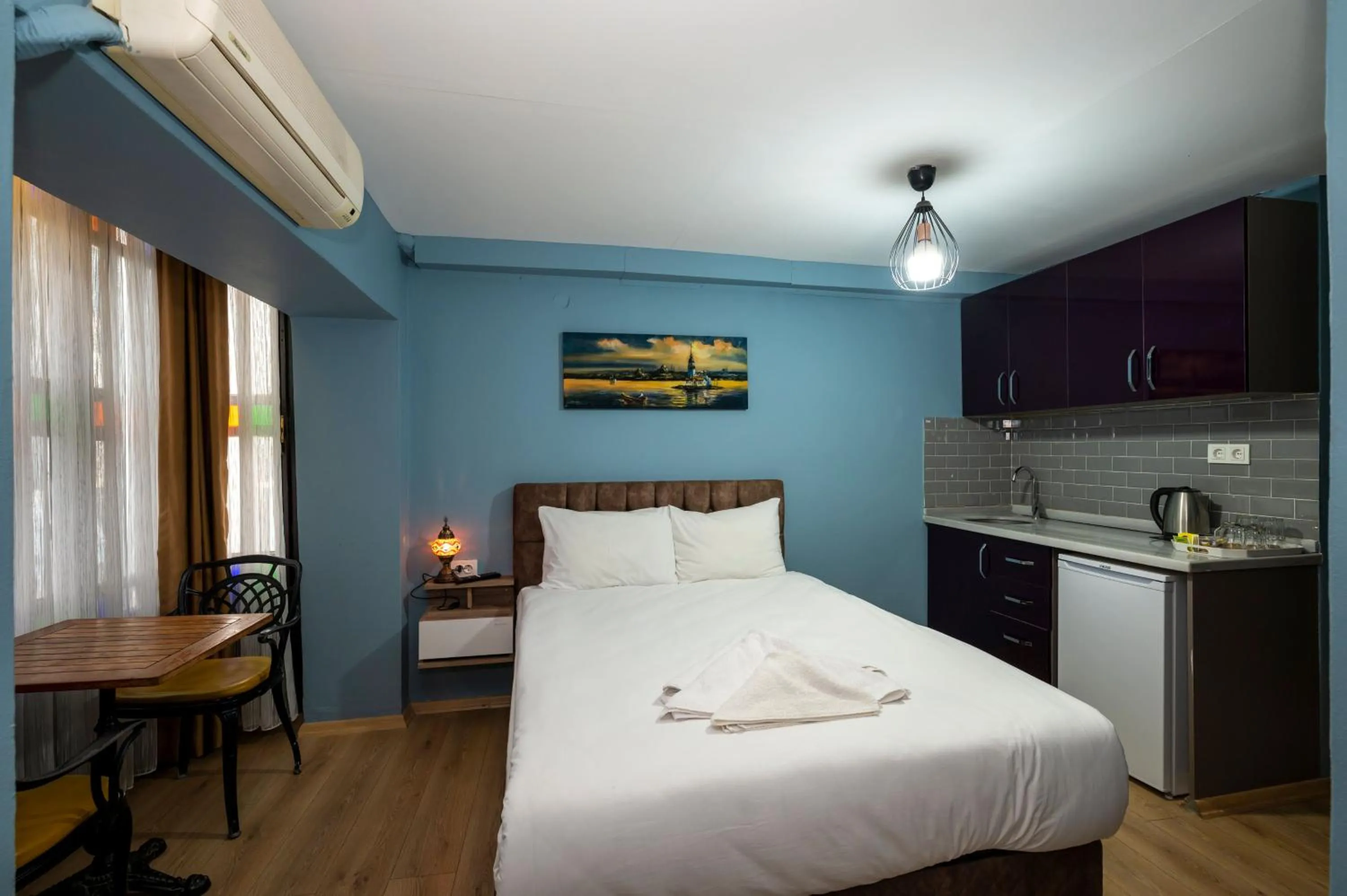 Bed in Taksim Antique Hotel