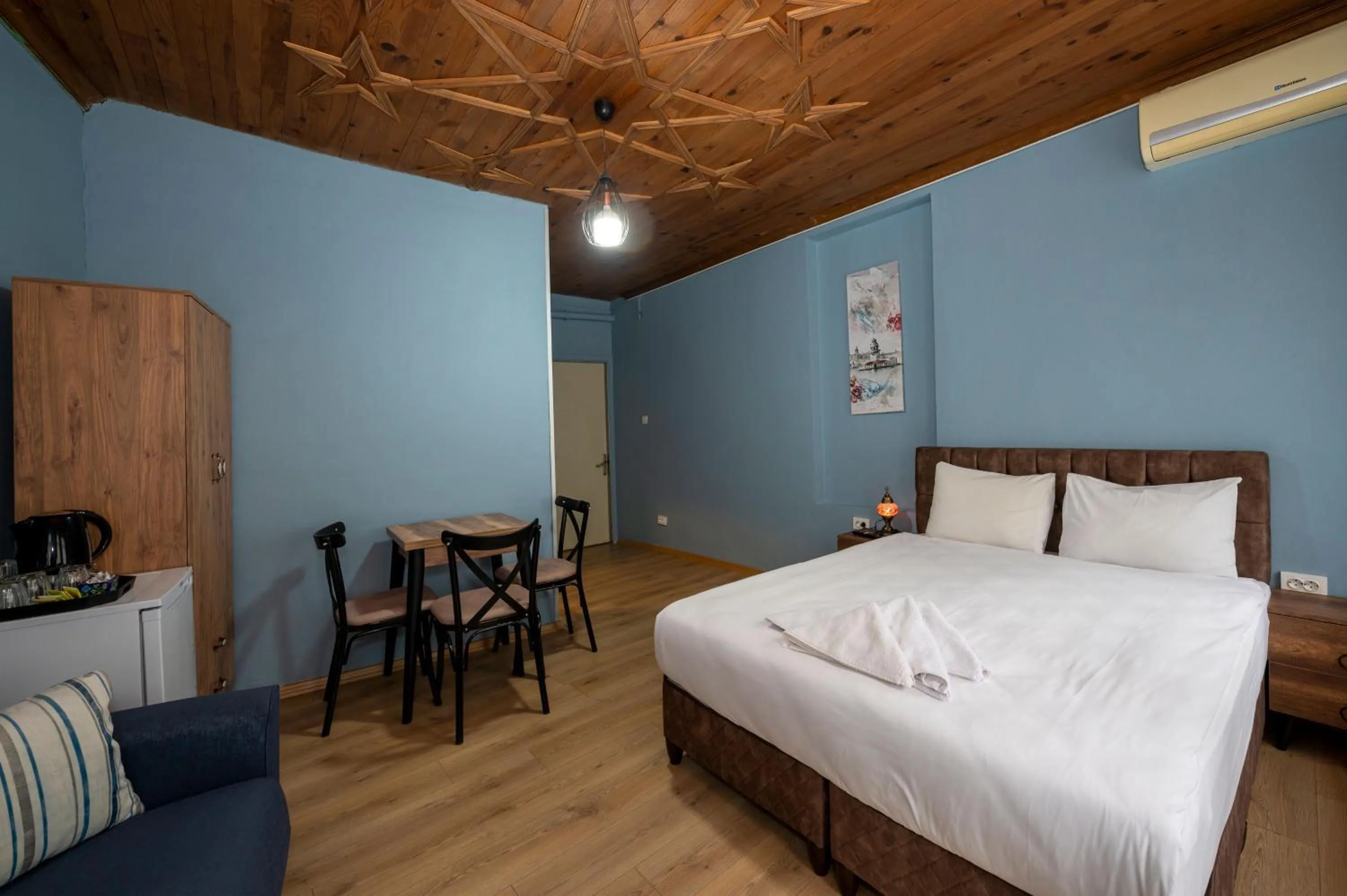 Bed in Taksim Antique Hotel