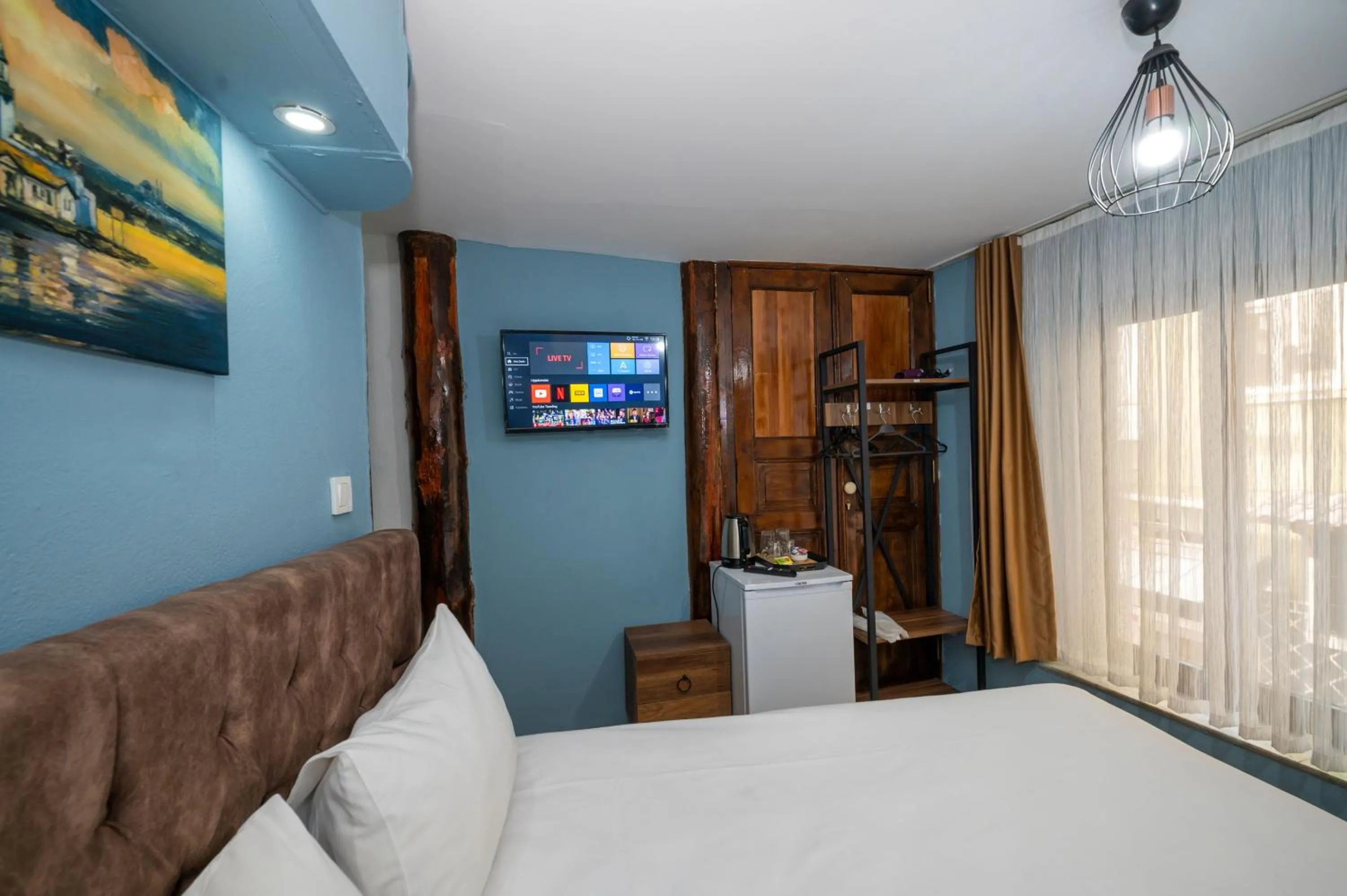 Bed in Taksim Antique Hotel