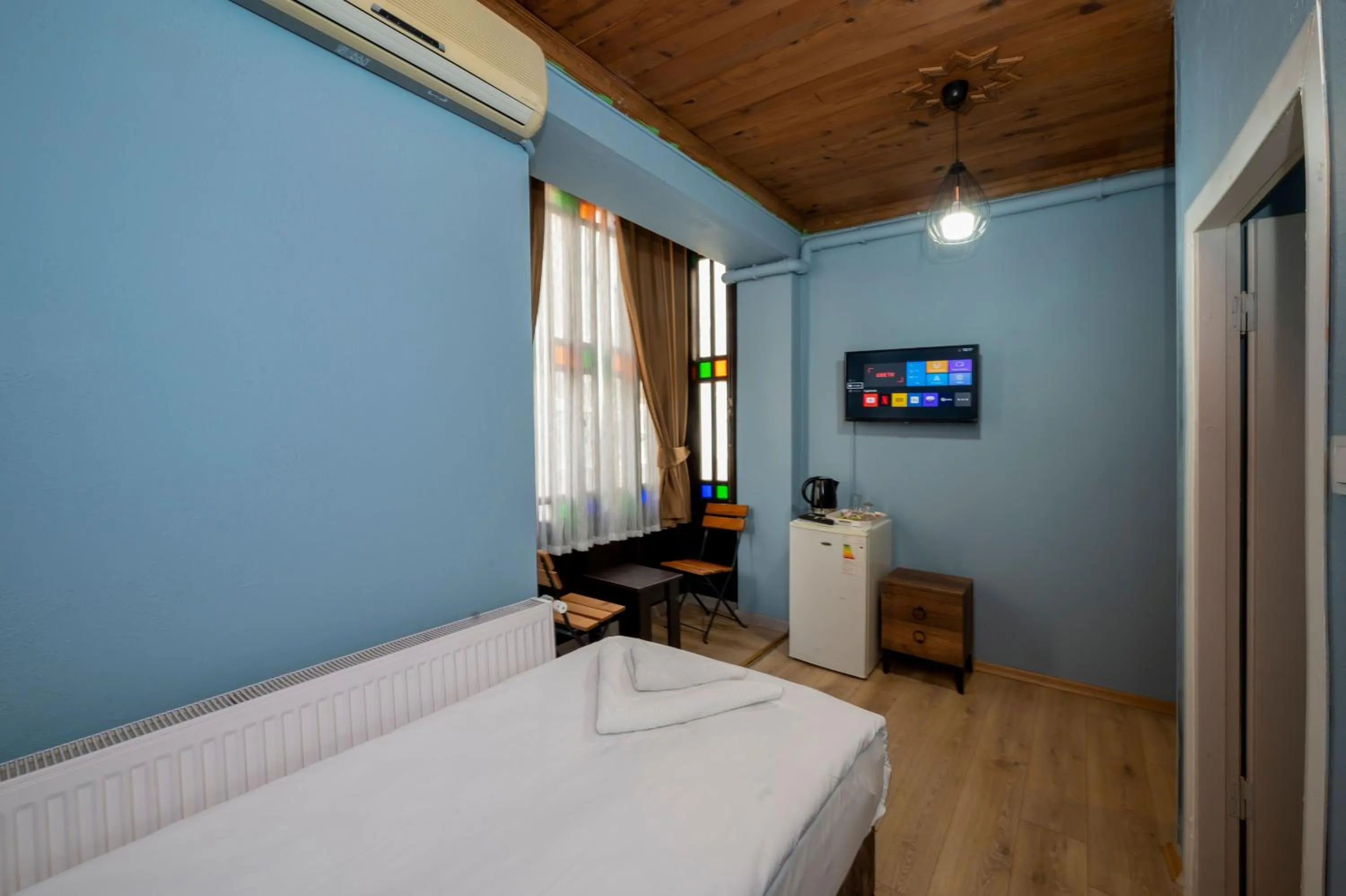 Bed in Taksim Antique Hotel