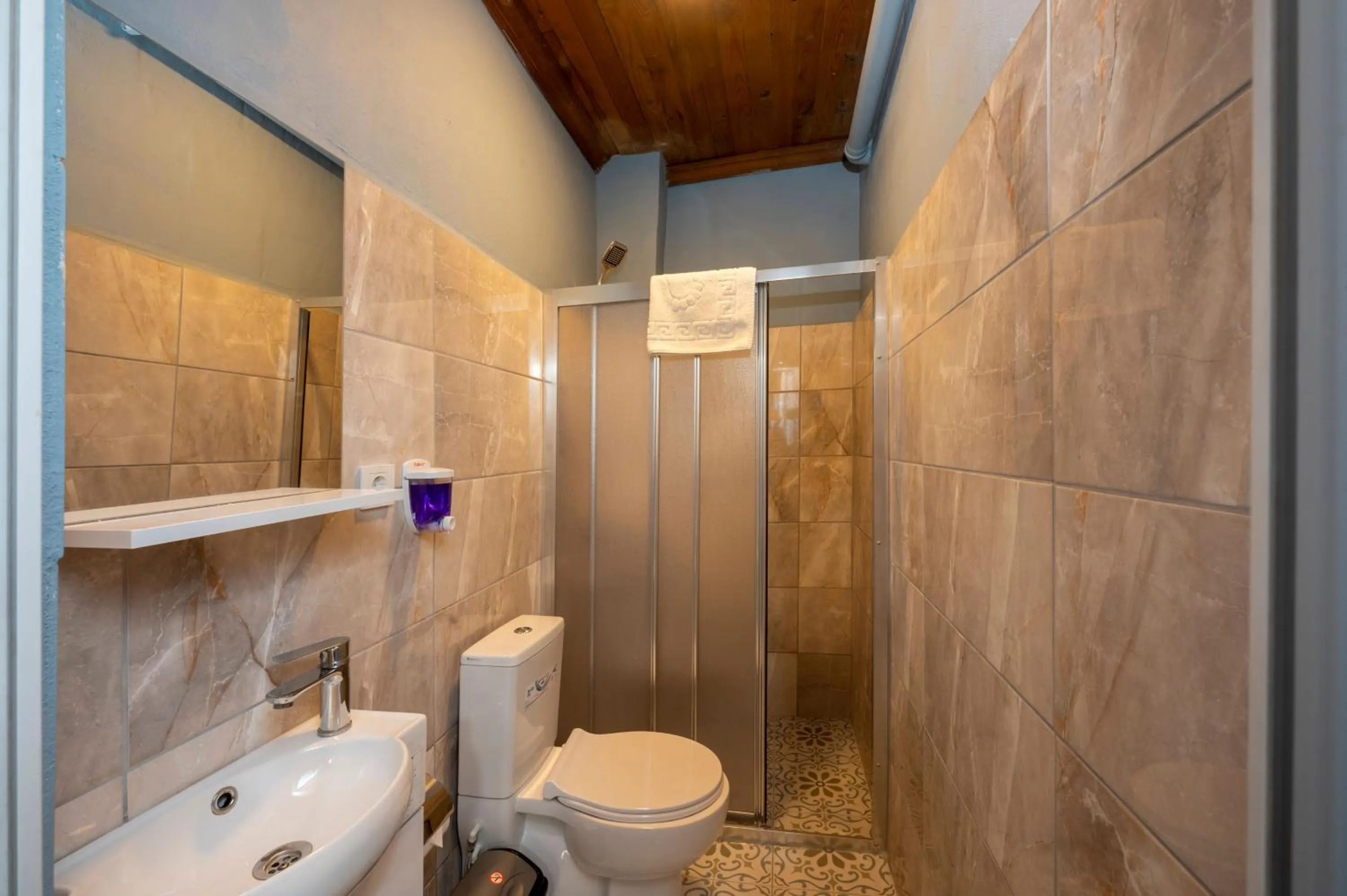 Shower in Taksim Antique Hotel