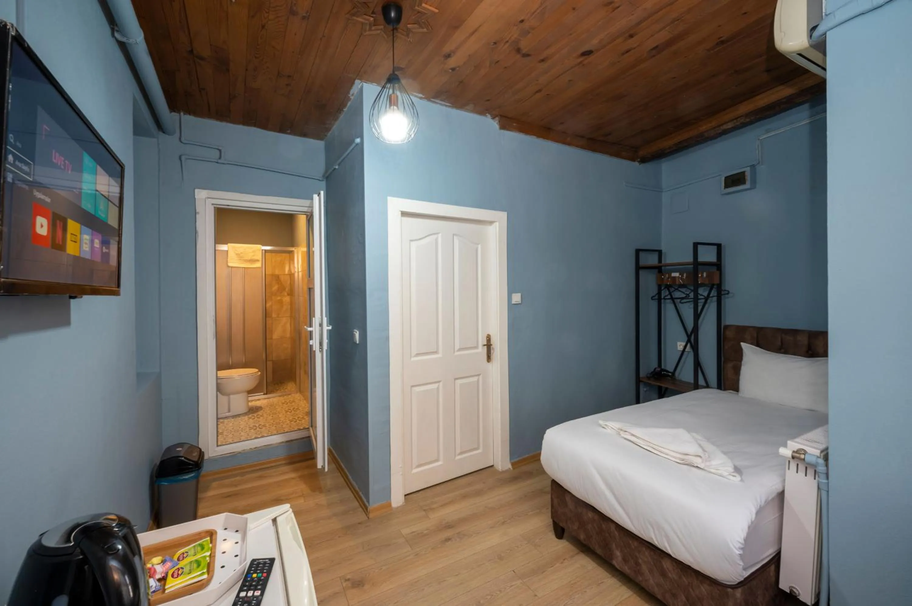 Bed in Taksim Antique Hotel