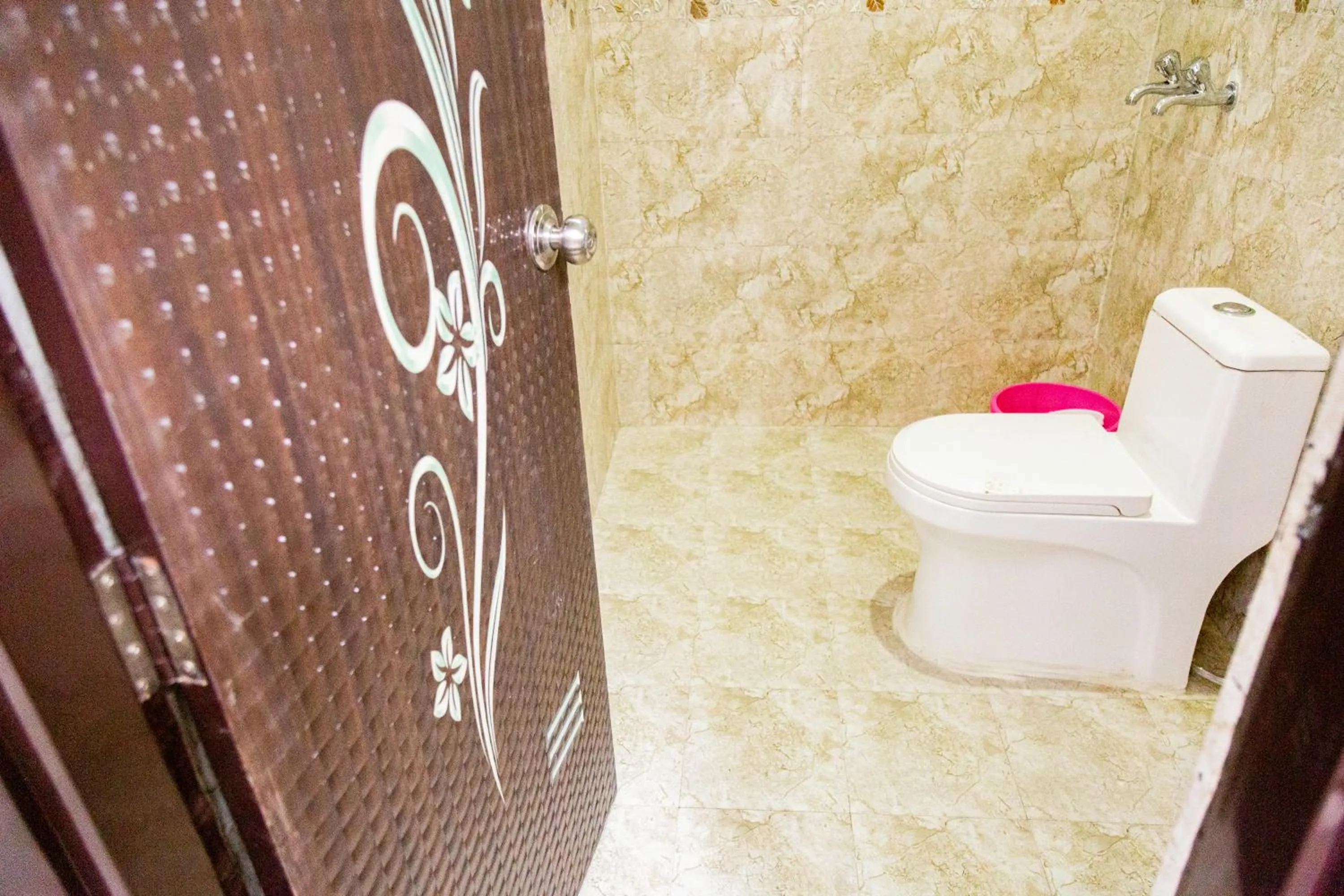 Bathroom in Jagdambey Hotel