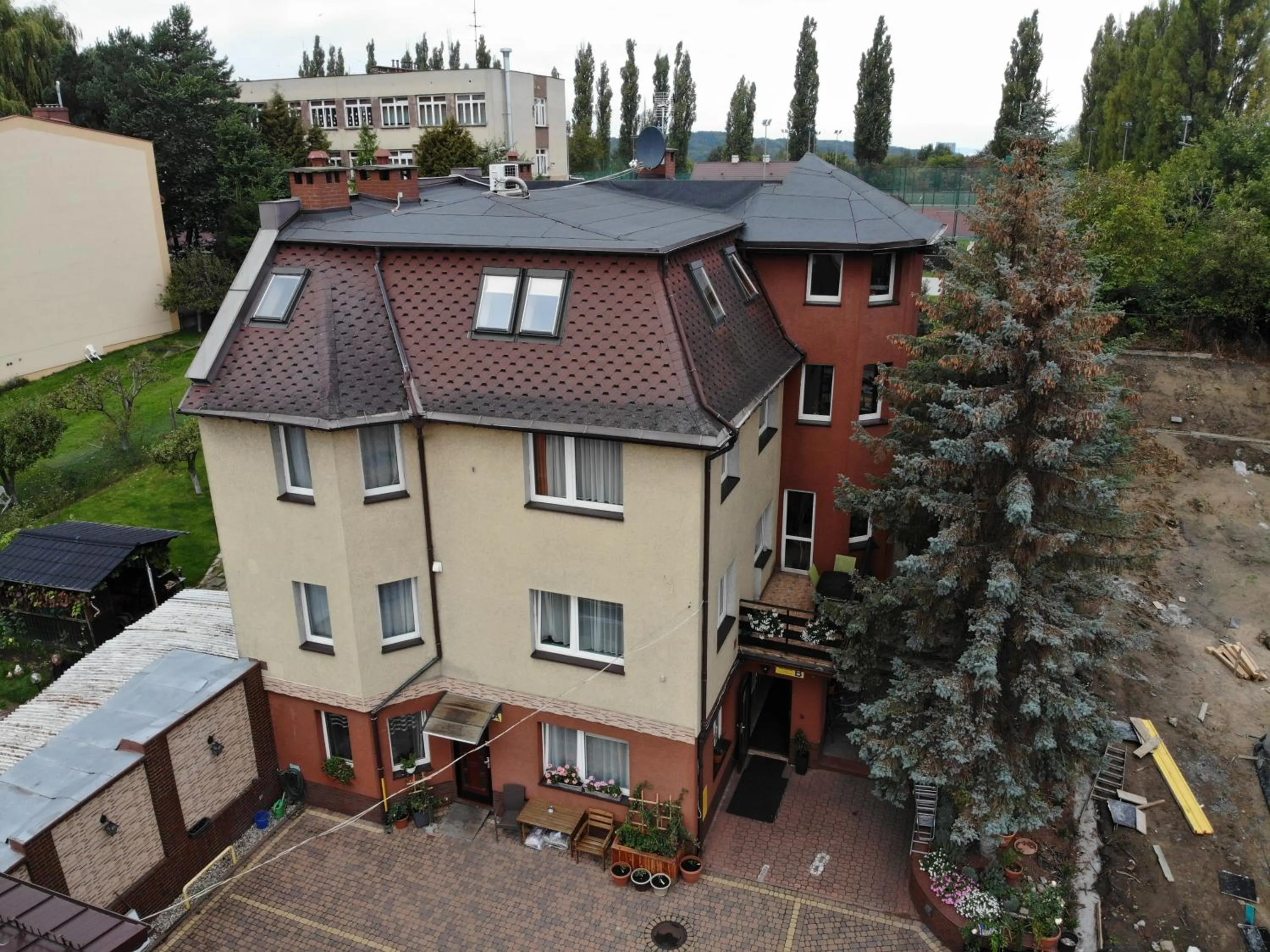 Property building in Abak