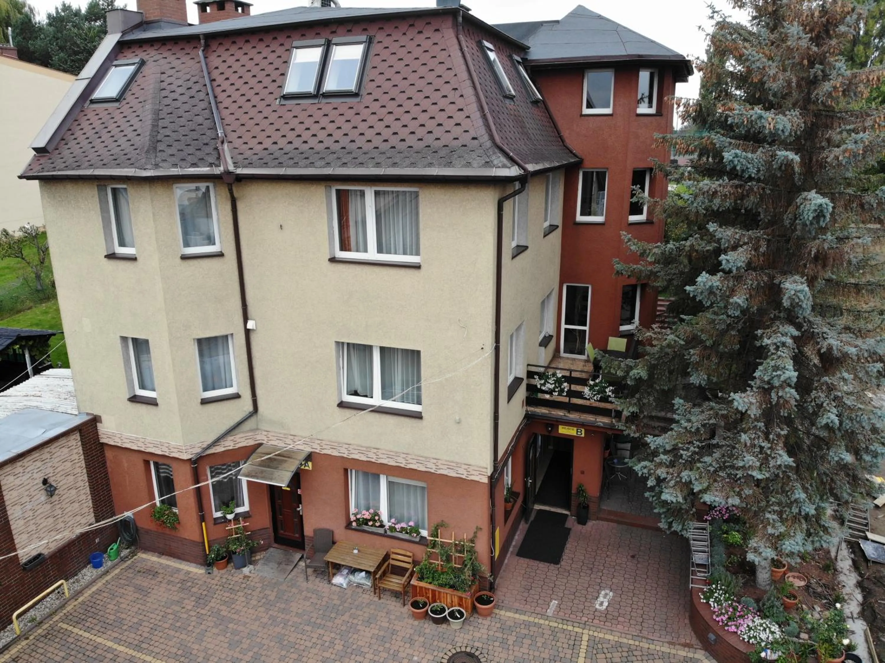 Property building in Abak