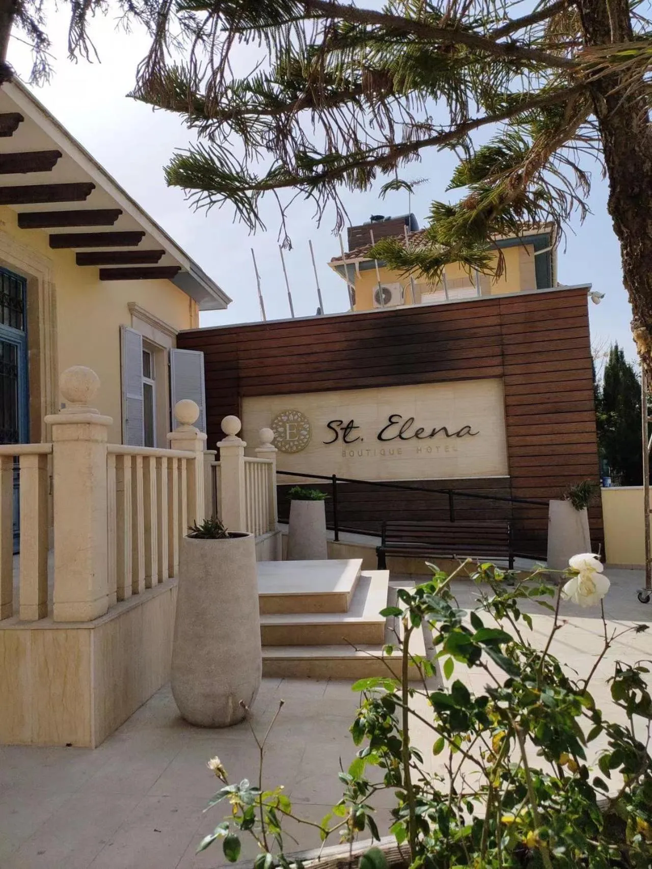 Facade/entrance in St Elena Boutique Residence