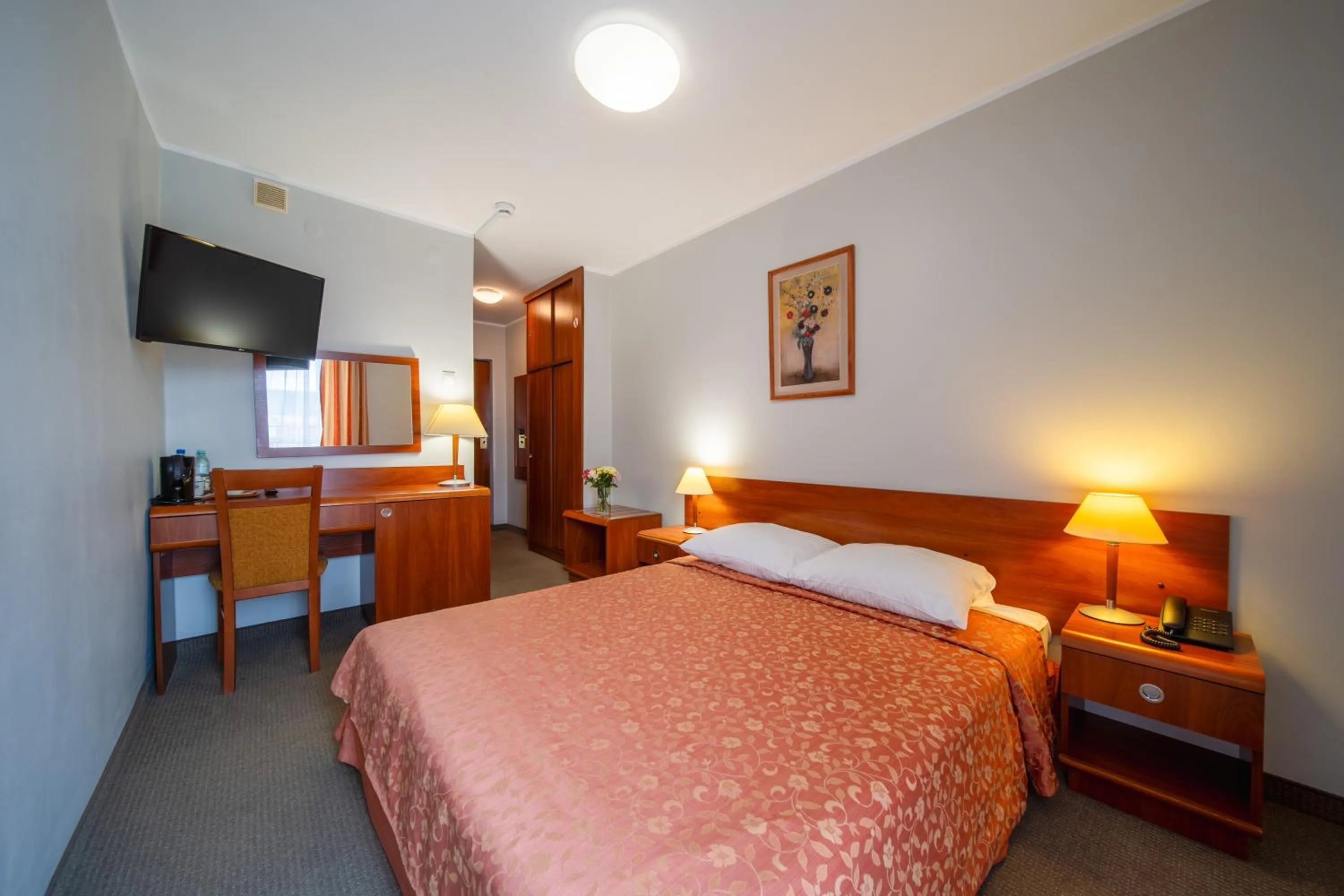 Photo of the whole room, Bed in Hotel Gromada Łomża