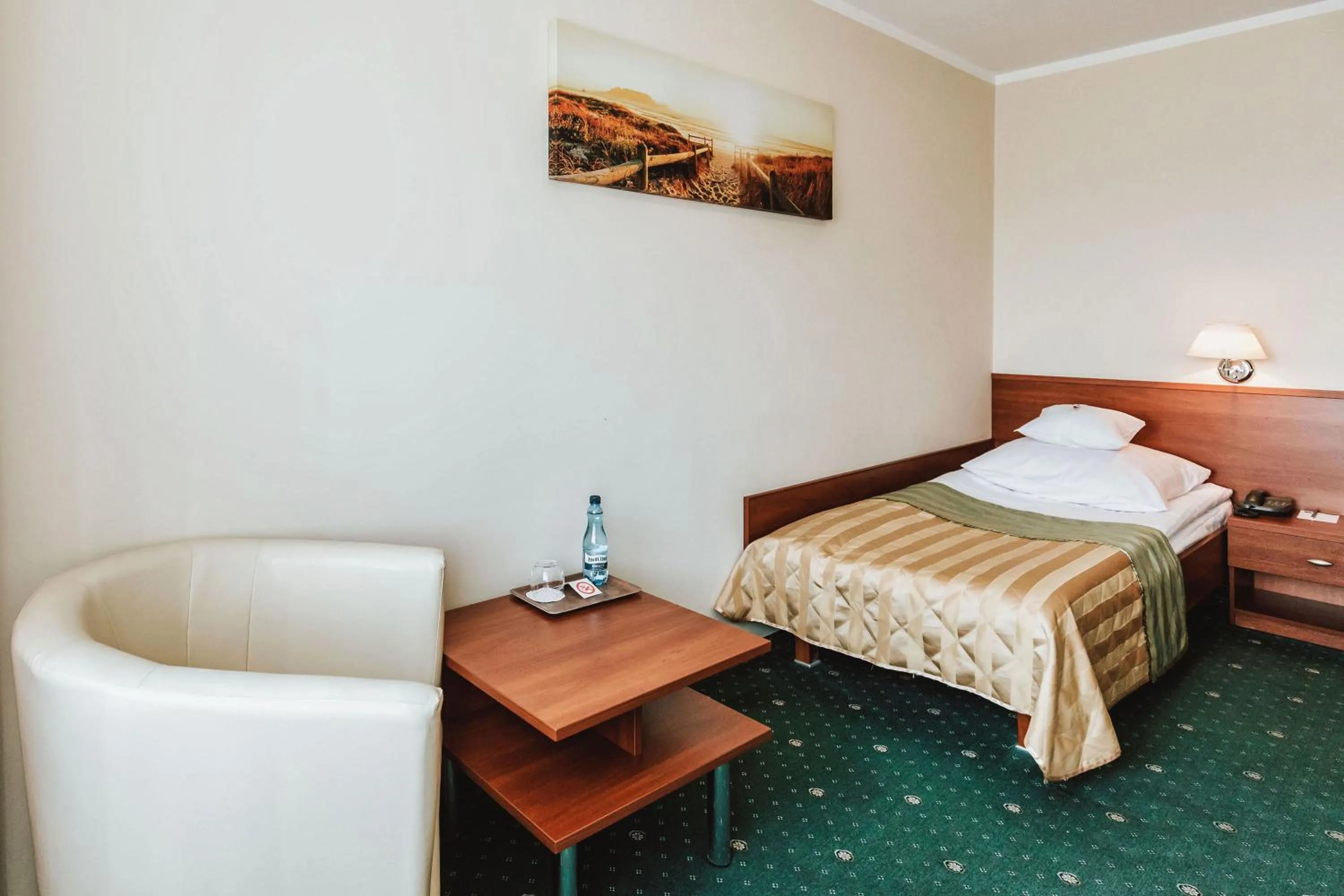 Bed in Hotel Gromada Pila