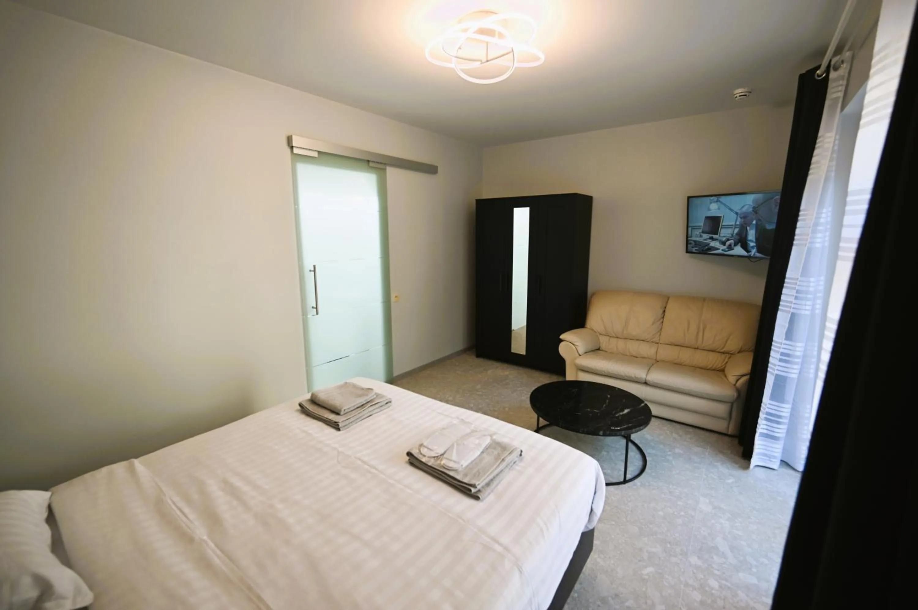 TV and multimedia, Bed in Cesar Palace