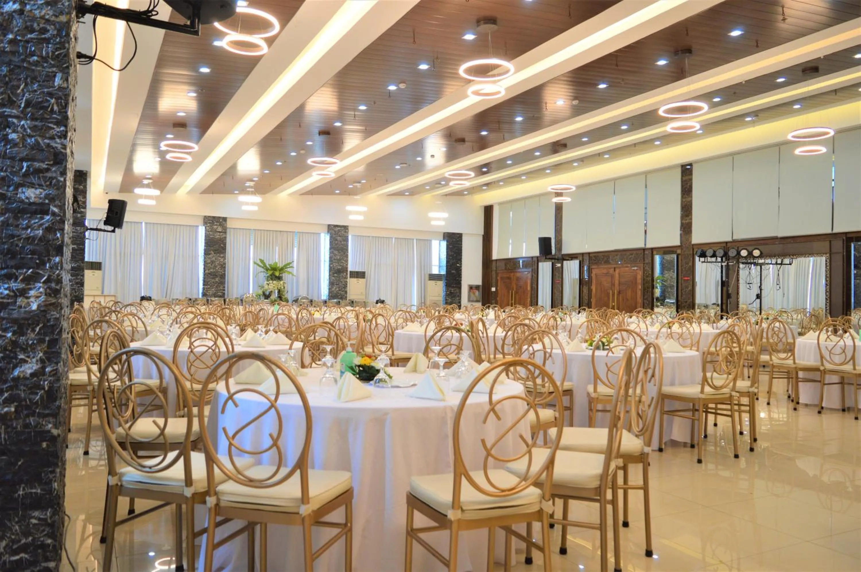 Banquet/Function facilities in Carlosta Hotel