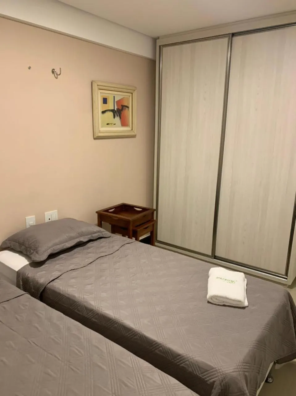 Bedroom, Bed in Manhattan Beach Riviera