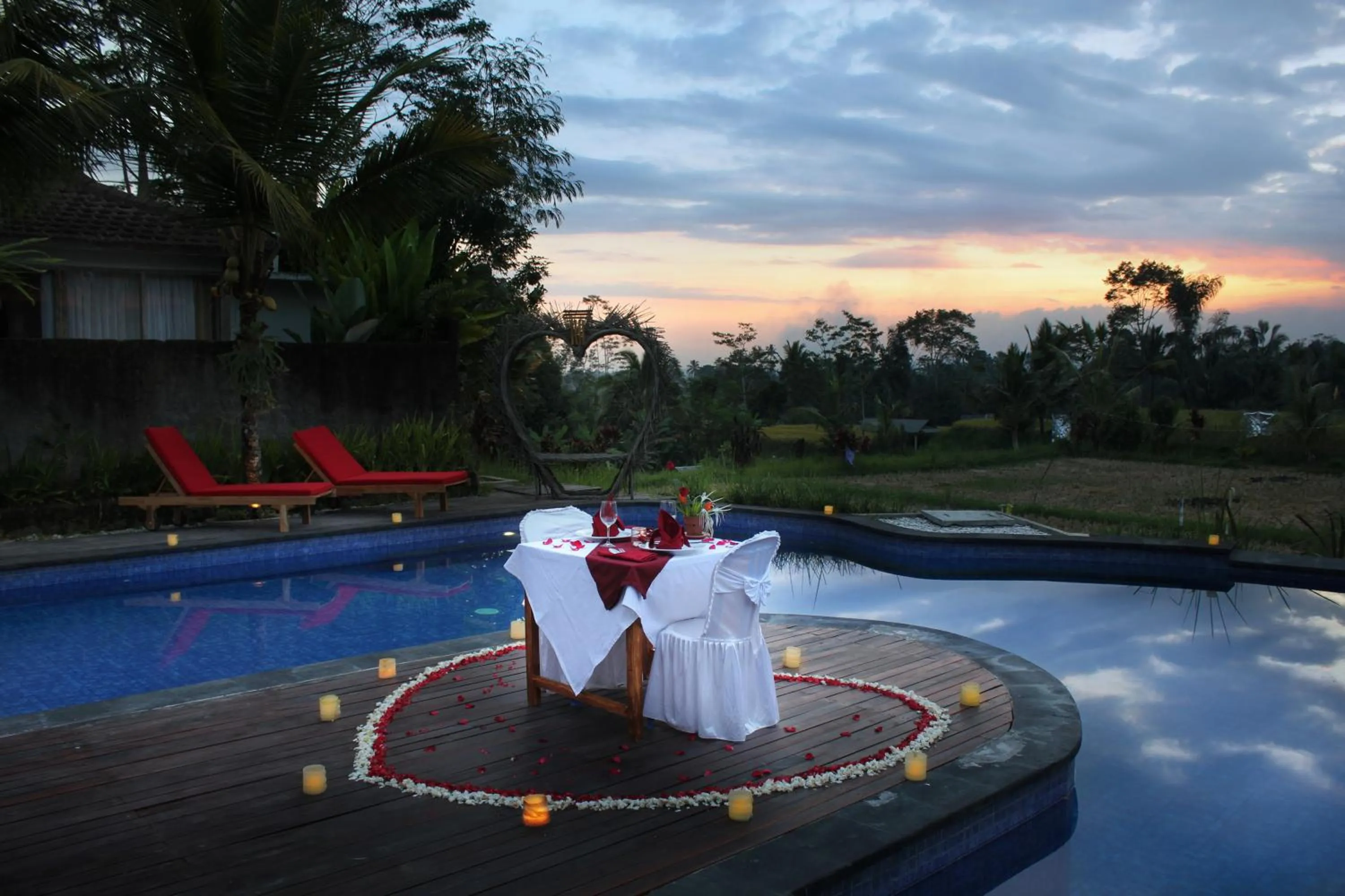 Swimming pool in Tanta Escape