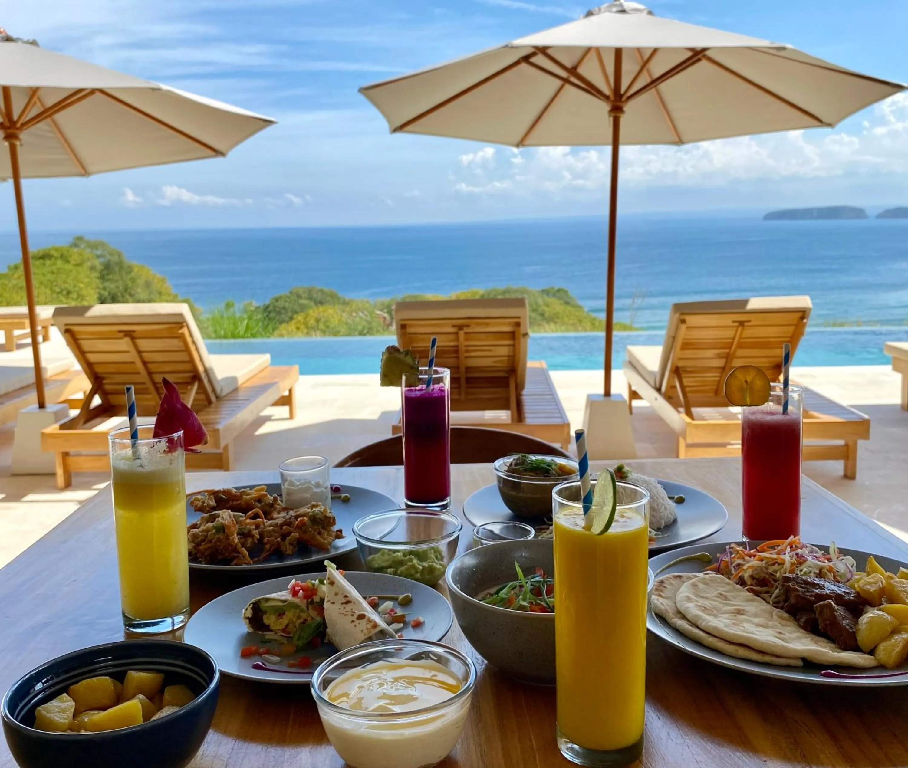 Restaurant/places to eat in KERTASARI LODGE