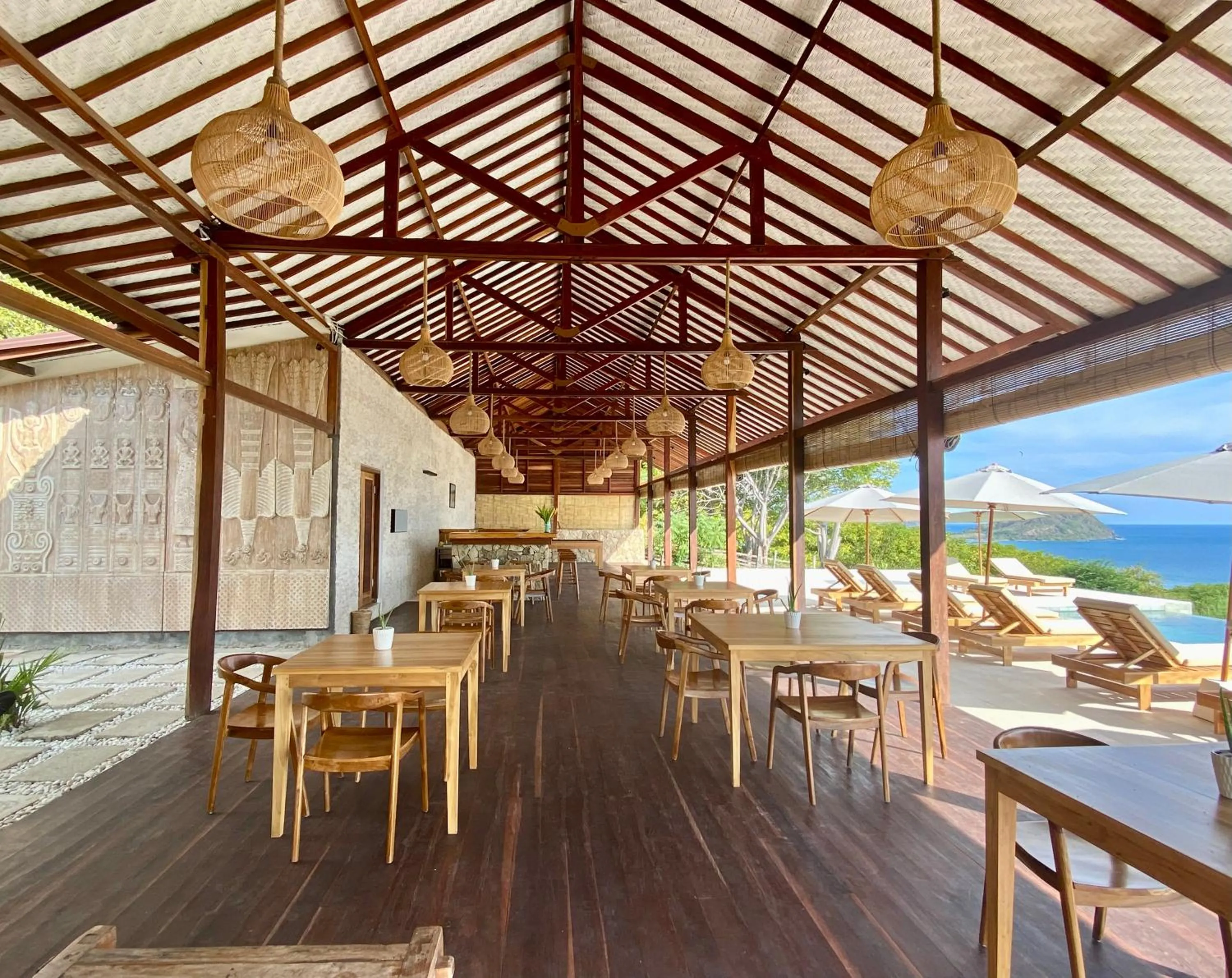 Restaurant/places to eat in KERTASARI LODGE