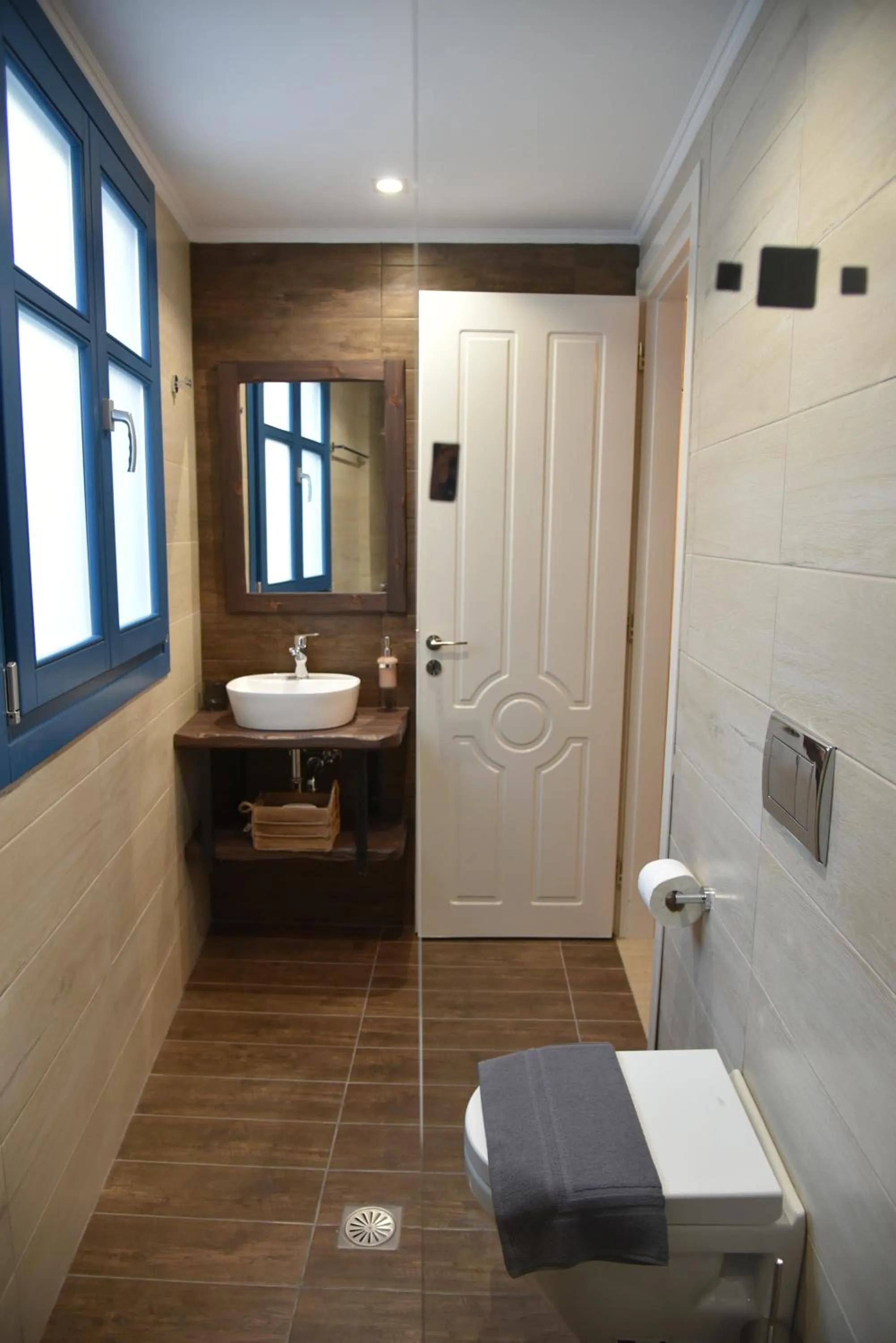 Shower in Shining Star Petra