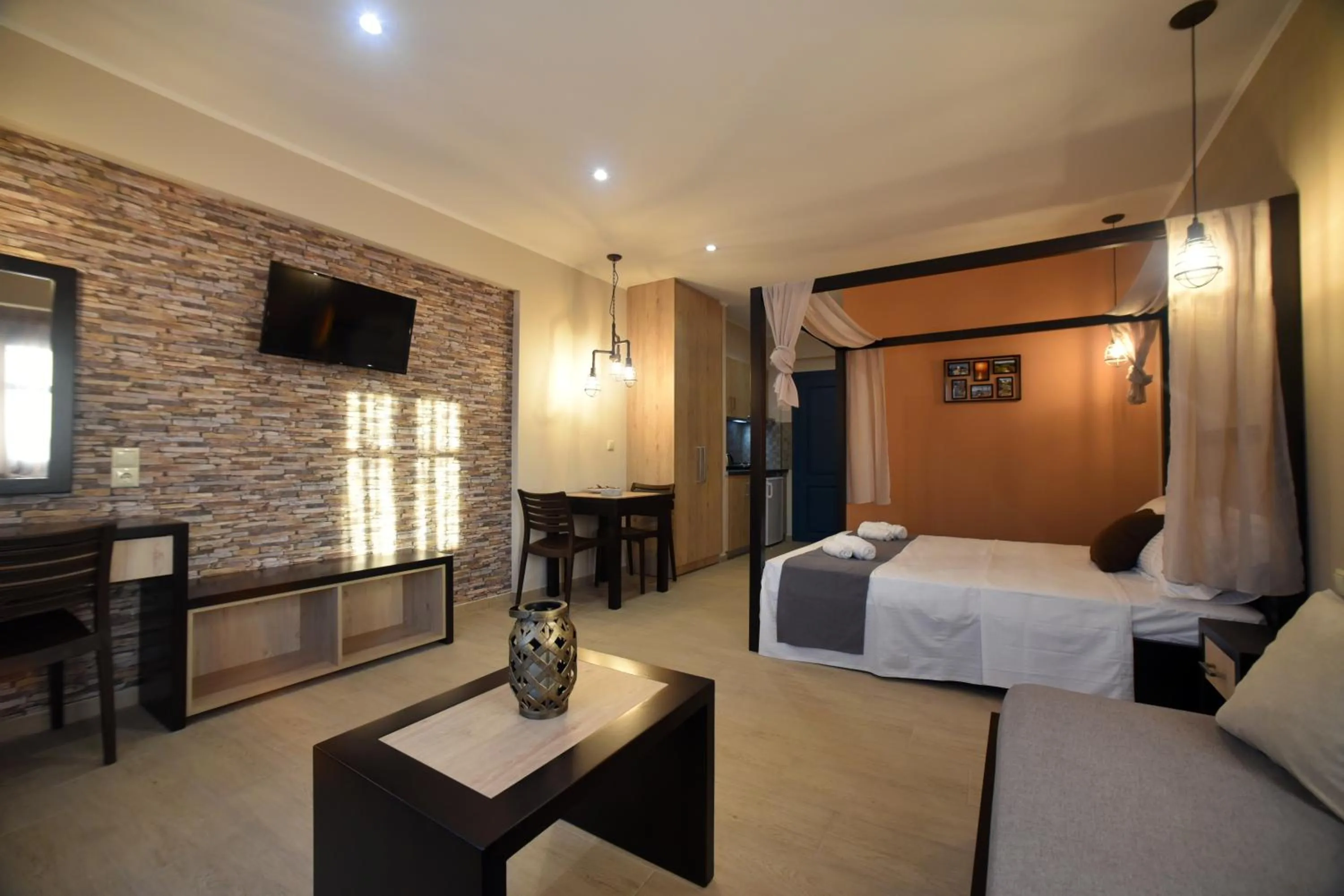 Photo of the whole room, Bed in Shining Star Petra