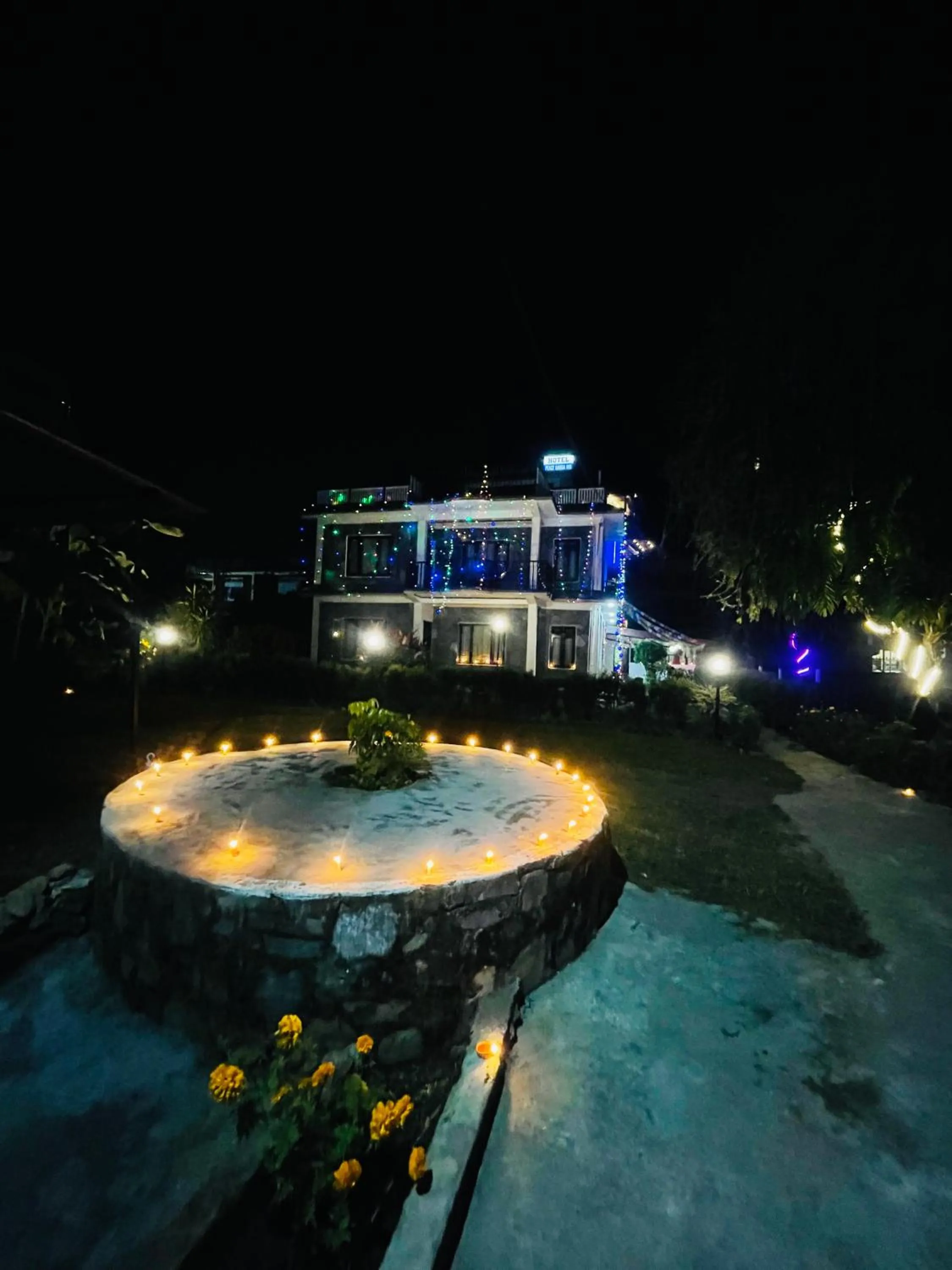 Property building in Hotel Peace Ganga Inn