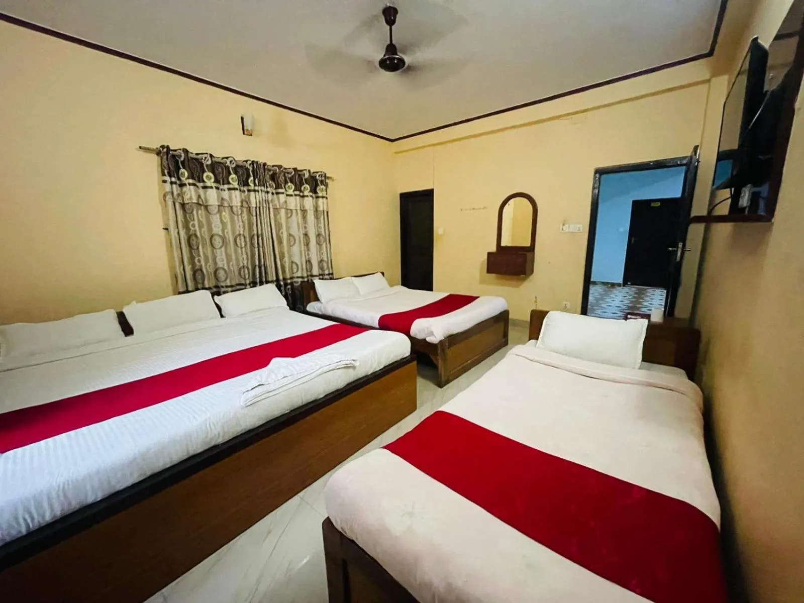 Bedroom, Bed in Hotel Peace Ganga Inn